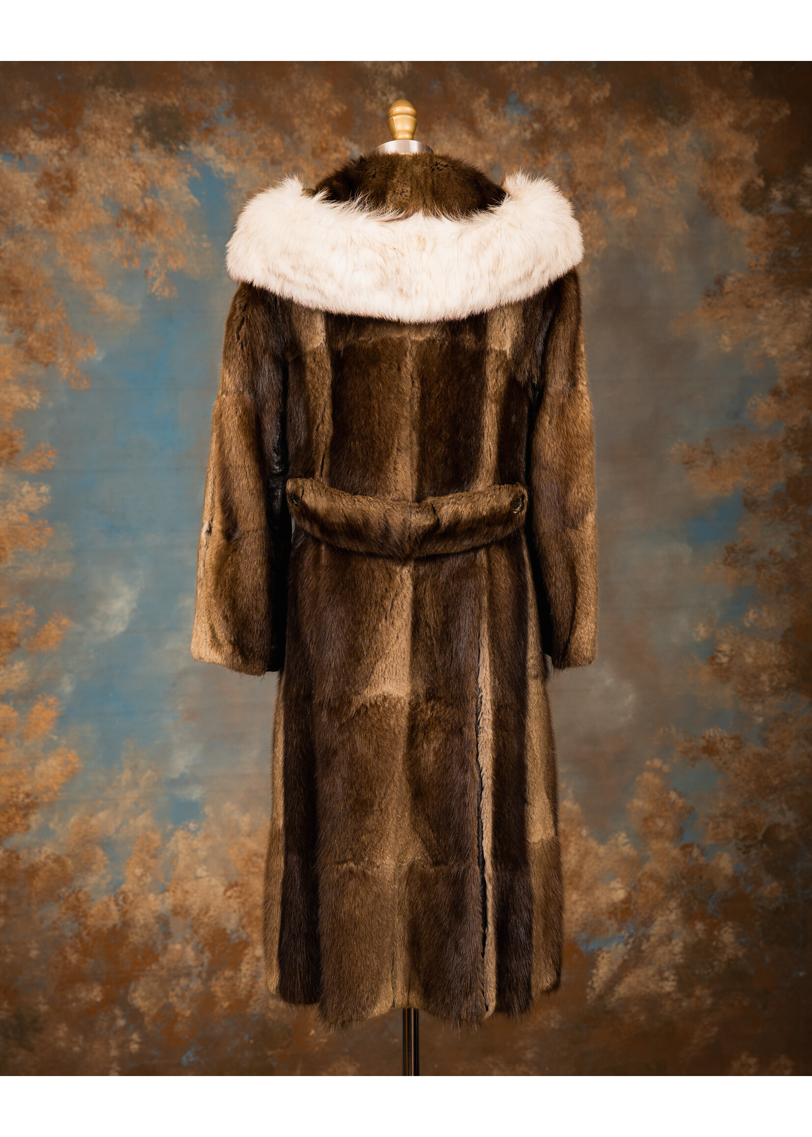 MUSKRAT COAT W. BLUE FOX 6-8