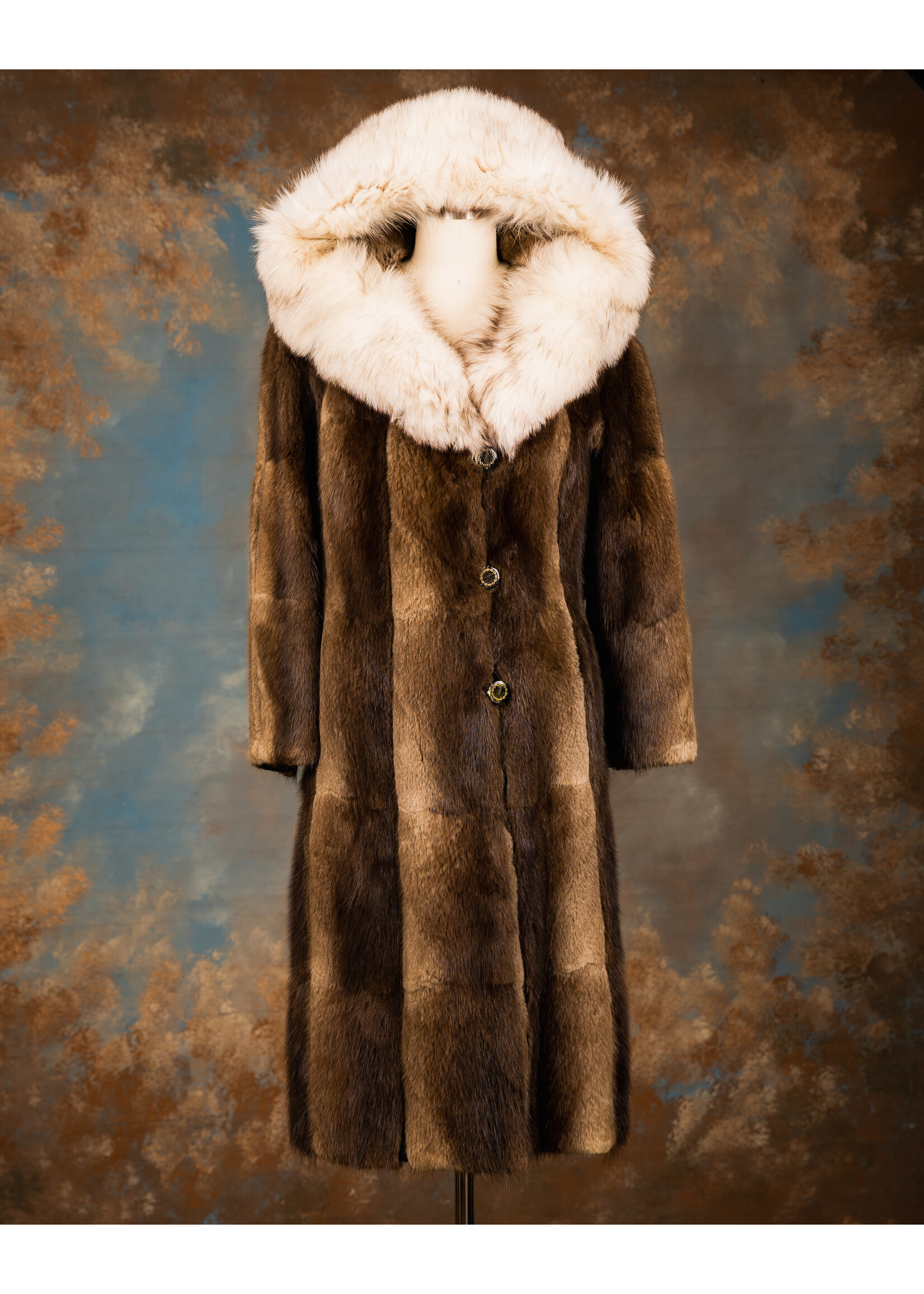 MUSKRAT COAT W. BLUE FOX 6-8