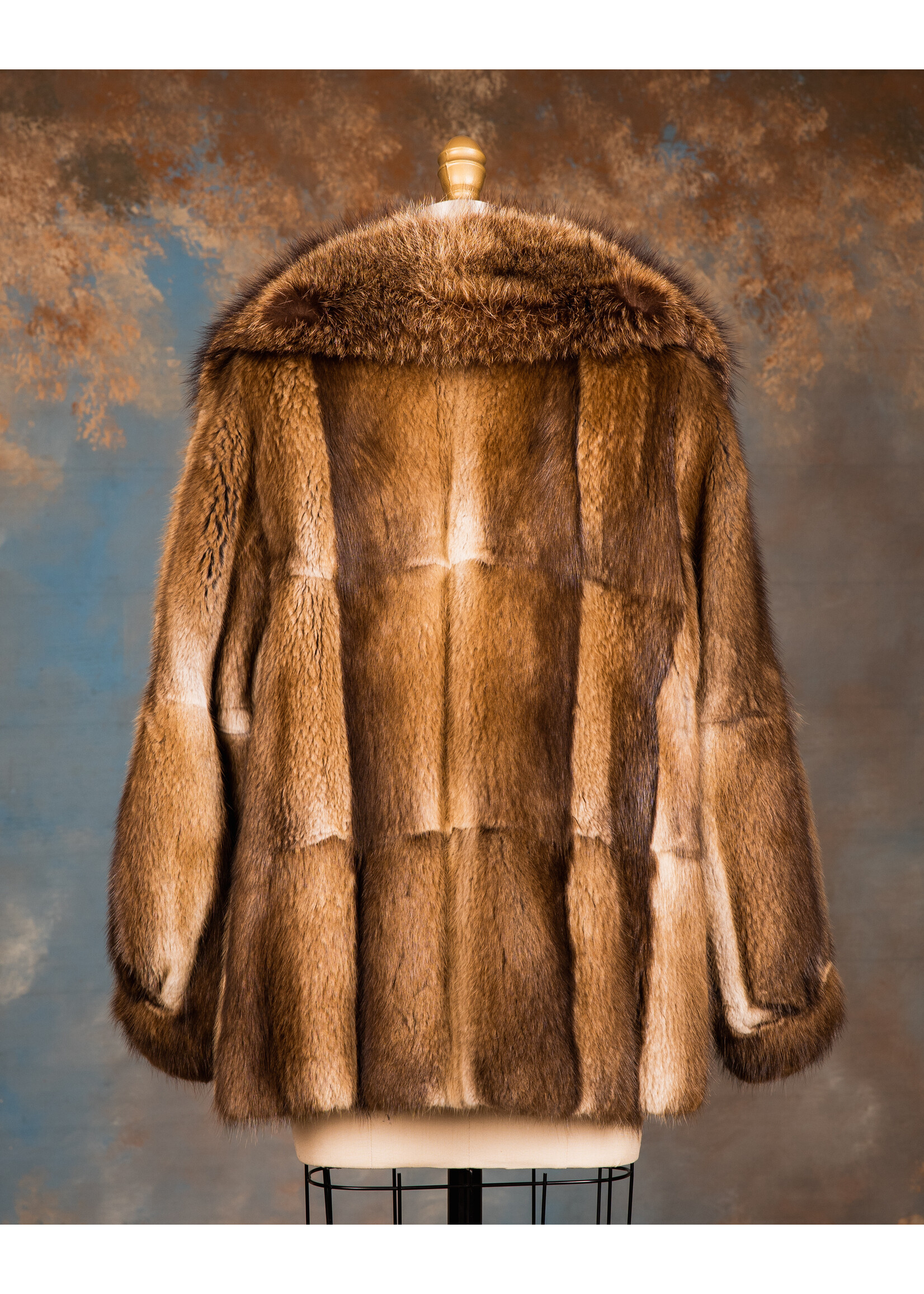DOUBLE-BREASTED NATURAL MUSKRAT JACKET
