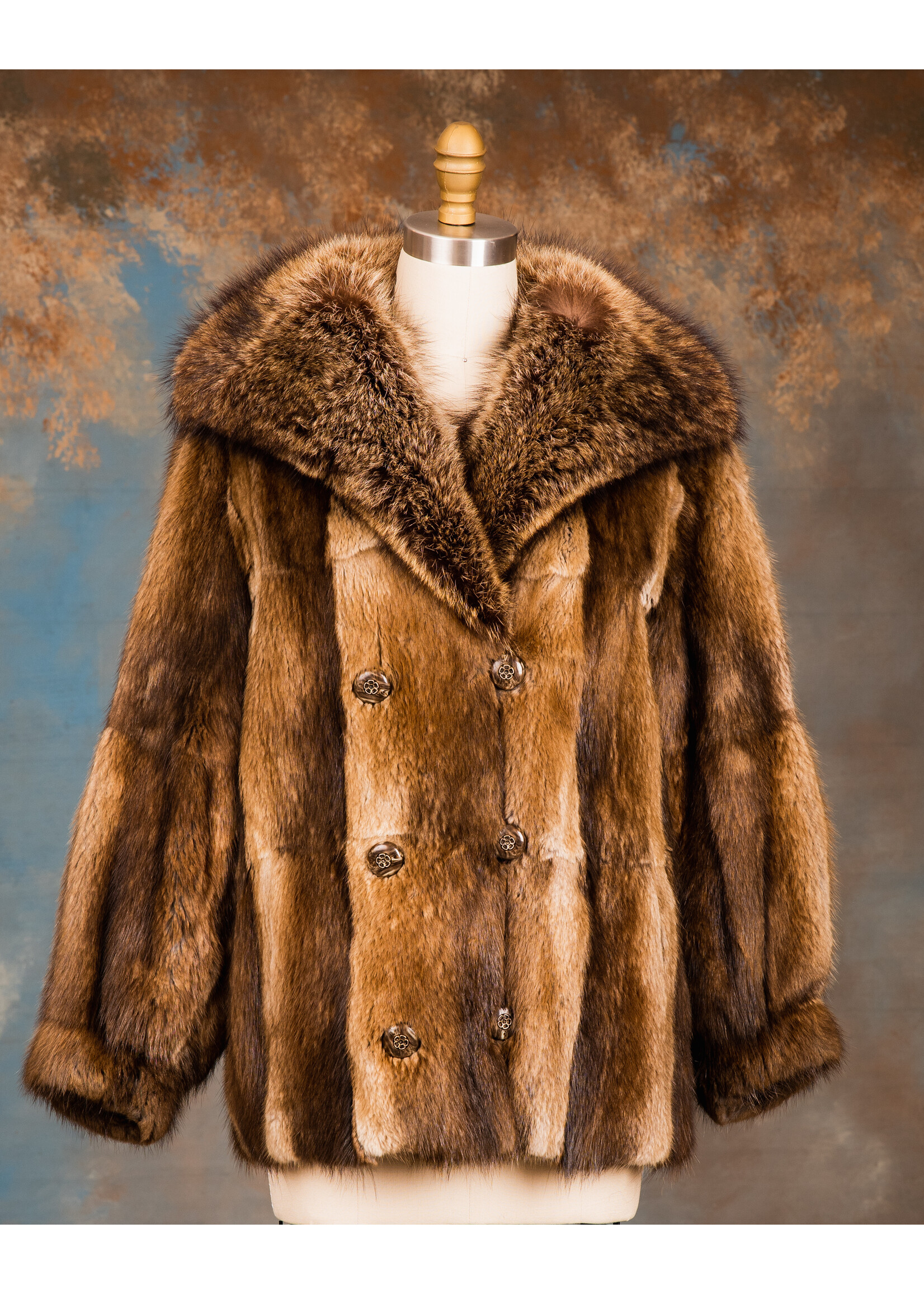 DOUBLE-BREASTED NATURAL MUSKRAT JACKET