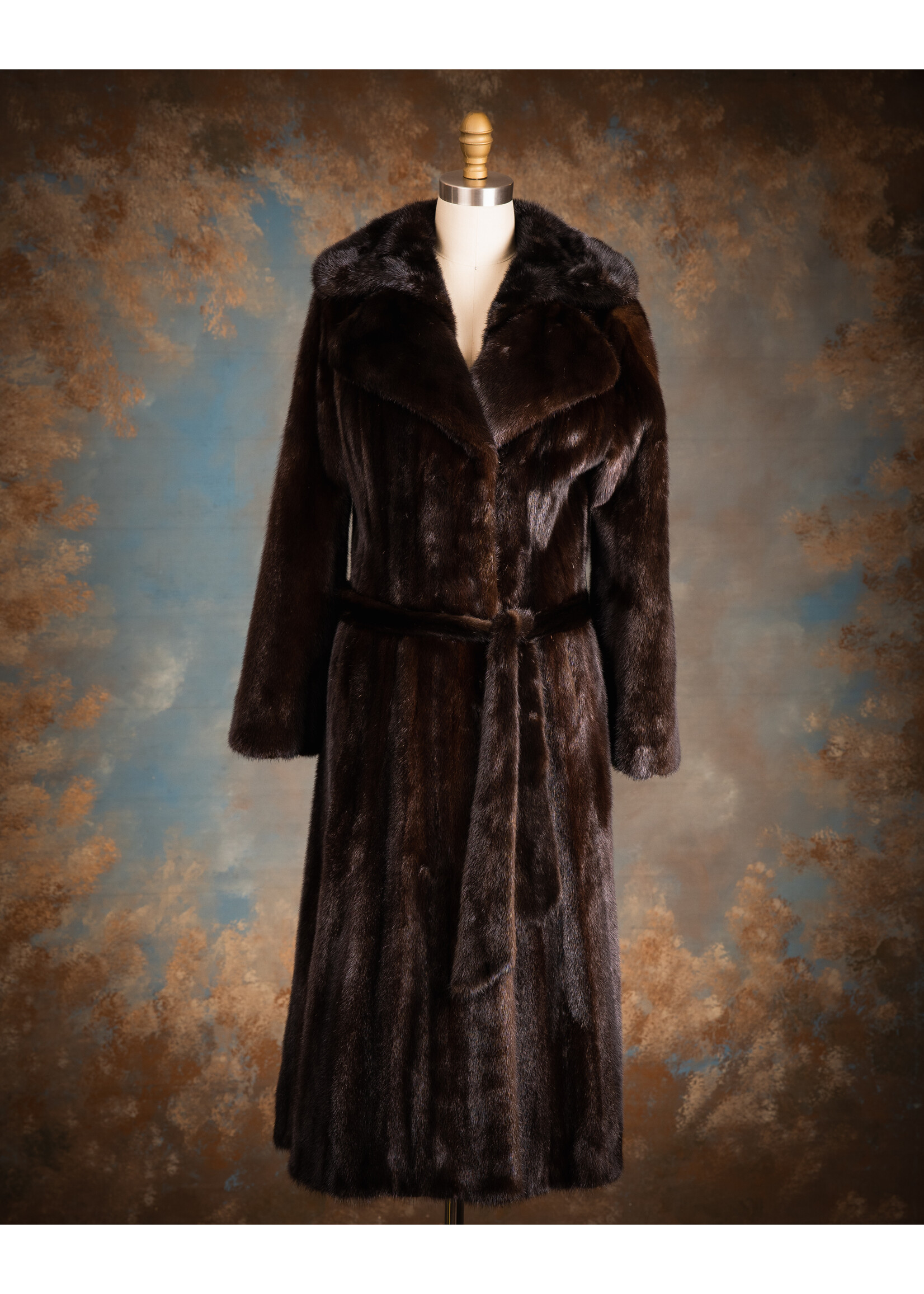 DARK RANCH FEMALE MINK COAT W. BELT