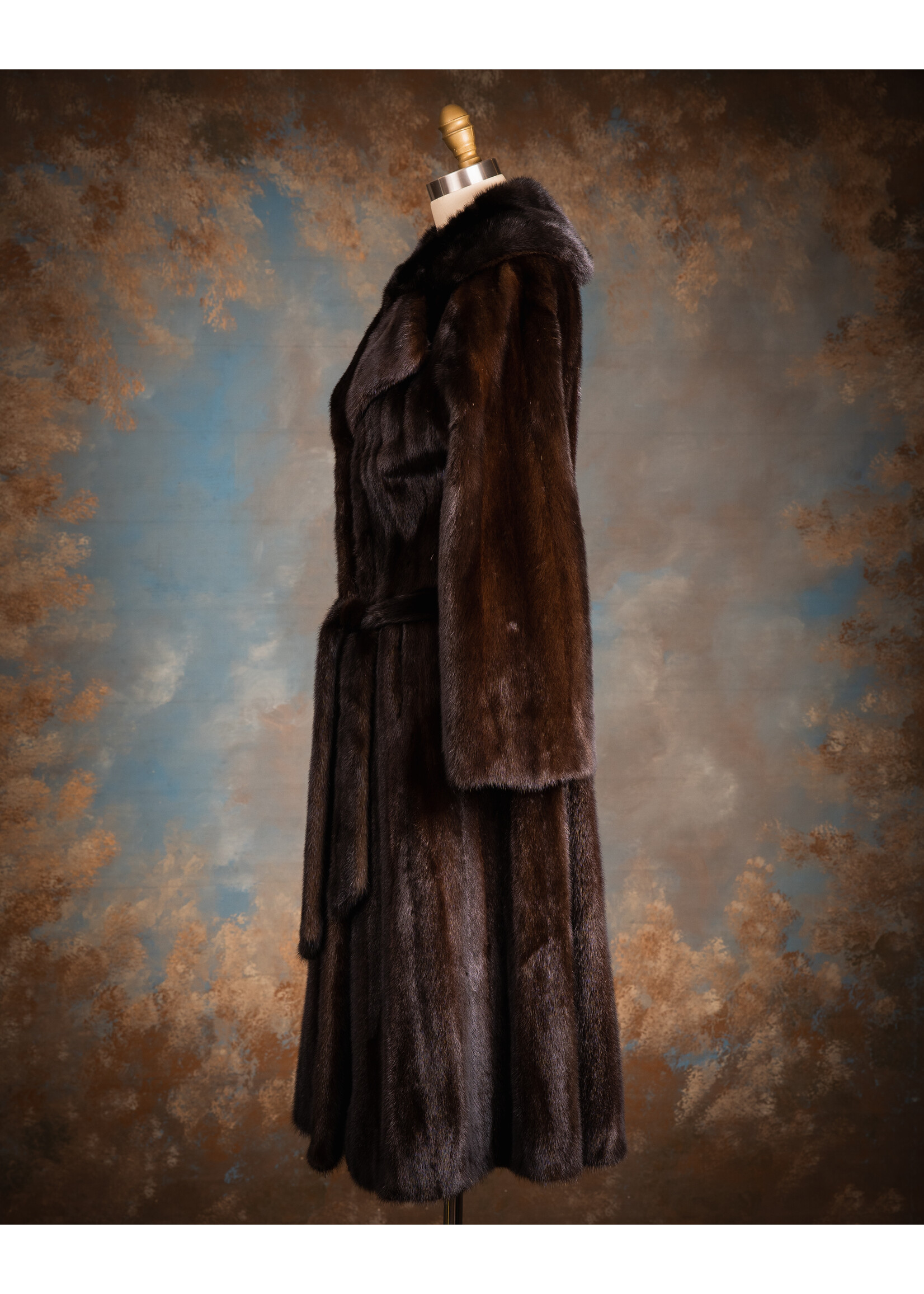 DARK RANCH FEMALE MINK COAT W. BELT