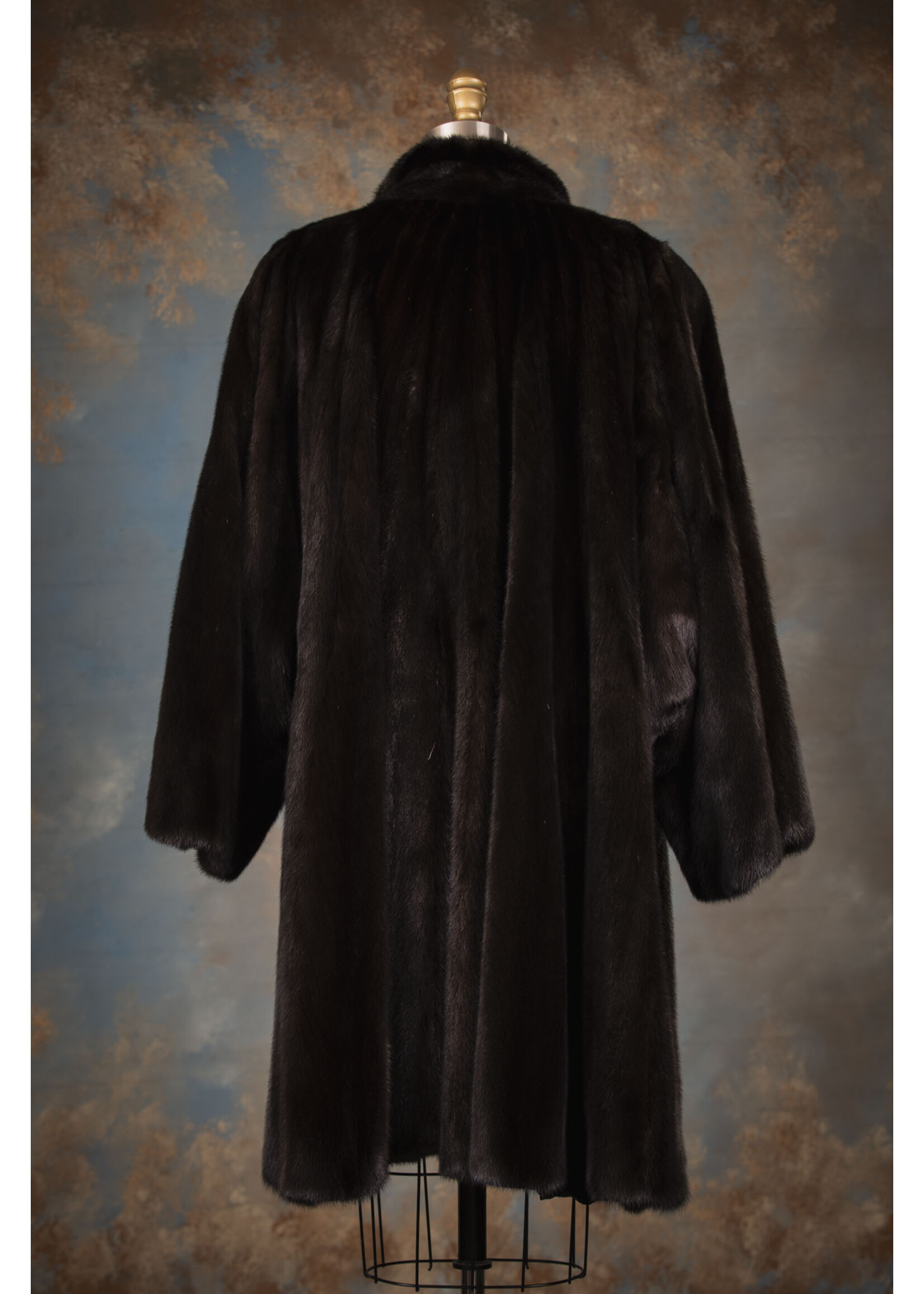 BLACKGAMA SWING COAT 8+