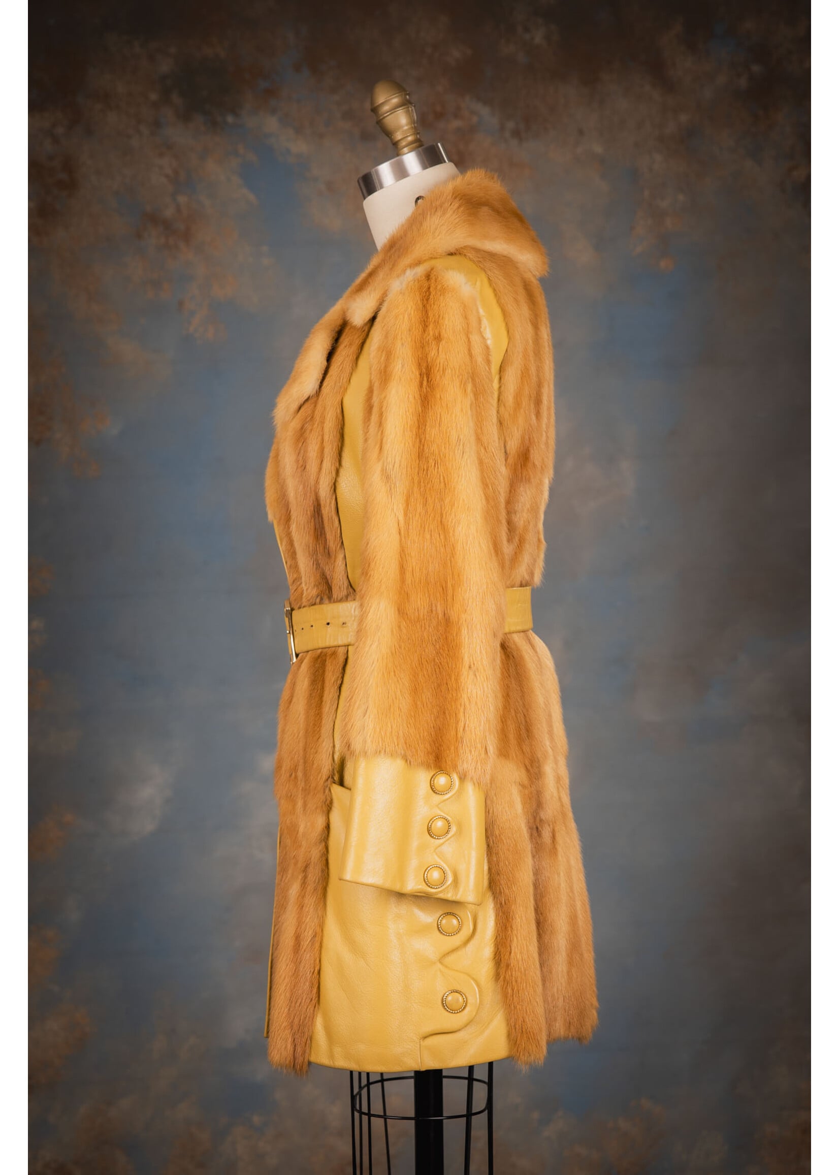 MINK & LEATHER COAT W. BELT