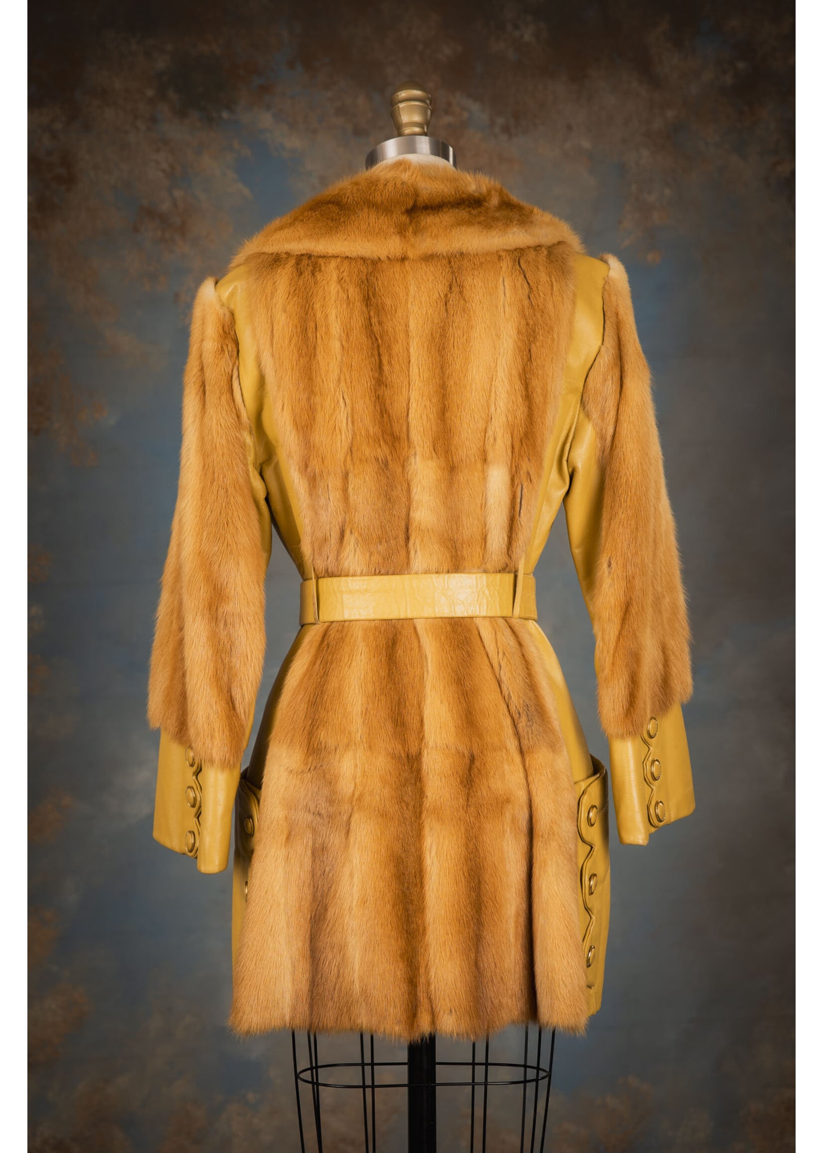 MINK & LEATHER COAT W. BELT