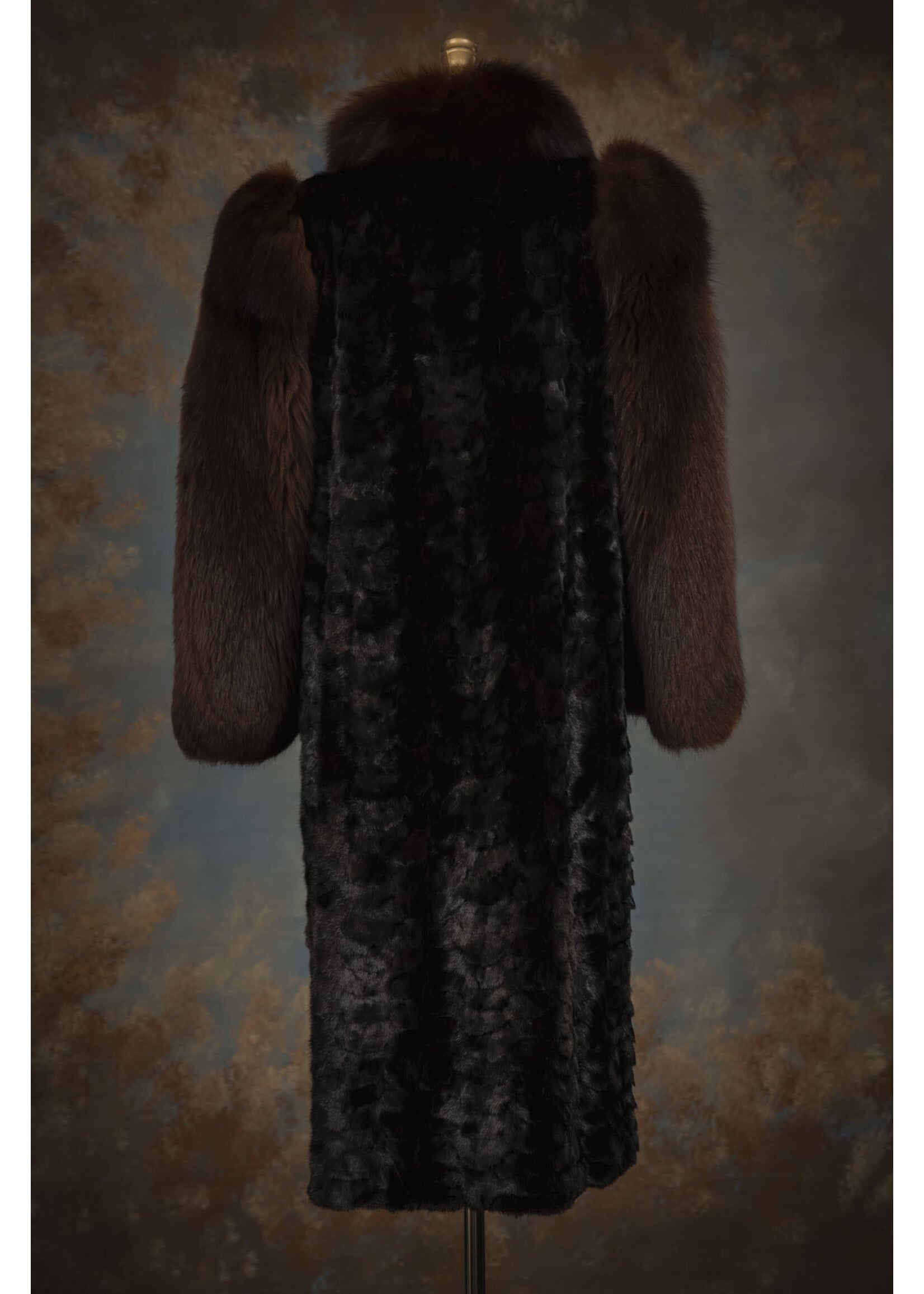 DARK RANCH MINK PIECES COAT W. FOX 6-8