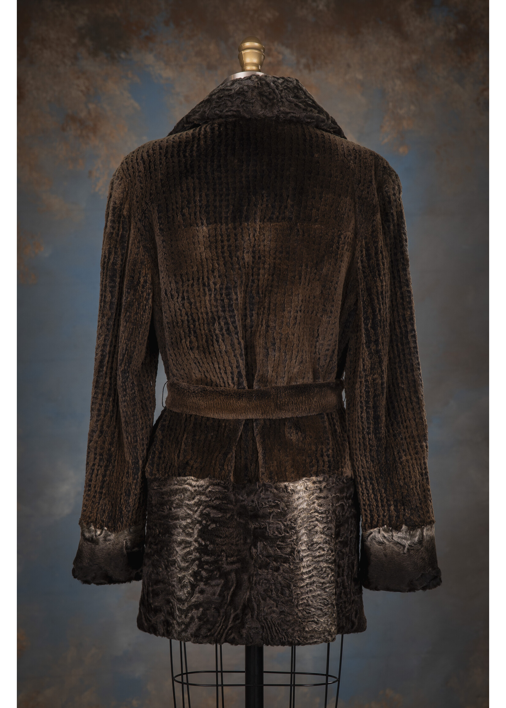 LASER-CUT SH. BEAVER JACKET W. SWAKARA