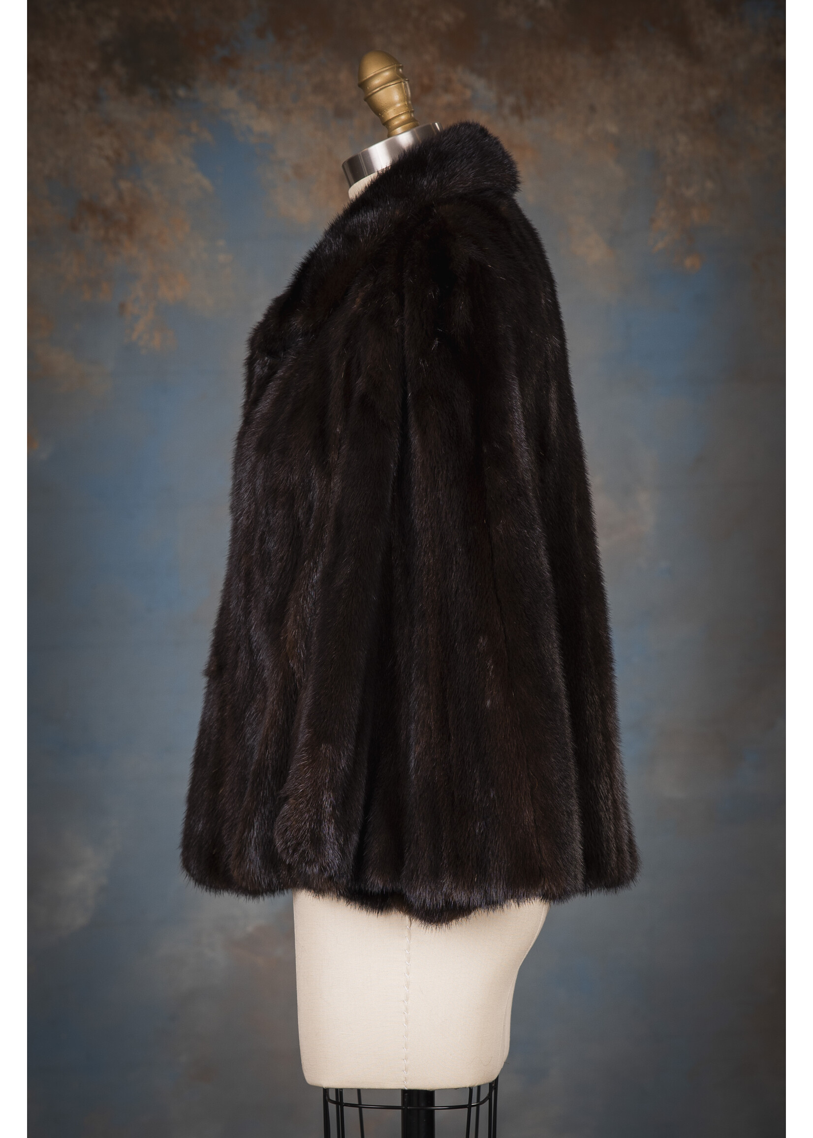 DARK RANCH MINK CAPE