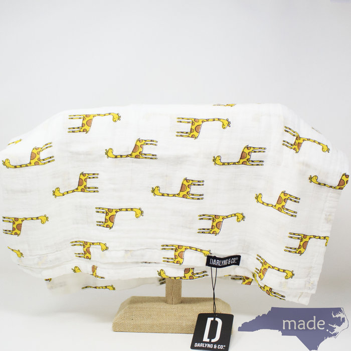 Muslin Swaddle Blanket Giraffe Print - Darlyng & Co