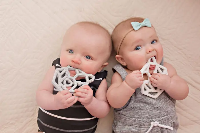 Bailey Bear Teether Marble - Leo+Cullie
