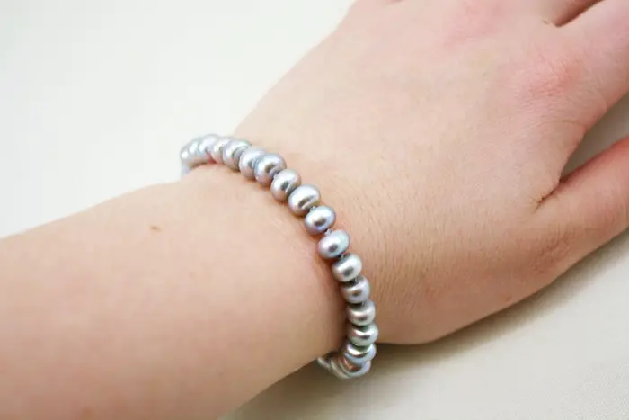 Gray Pearl Bracelet - The Pearled Squirrel