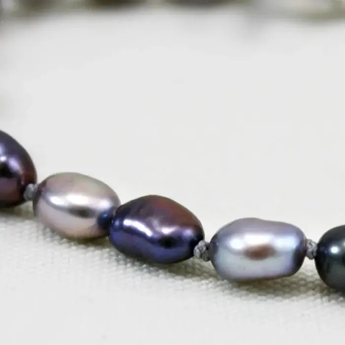 Black and Gray Pearl Bracelet - The Pearled Squirrel