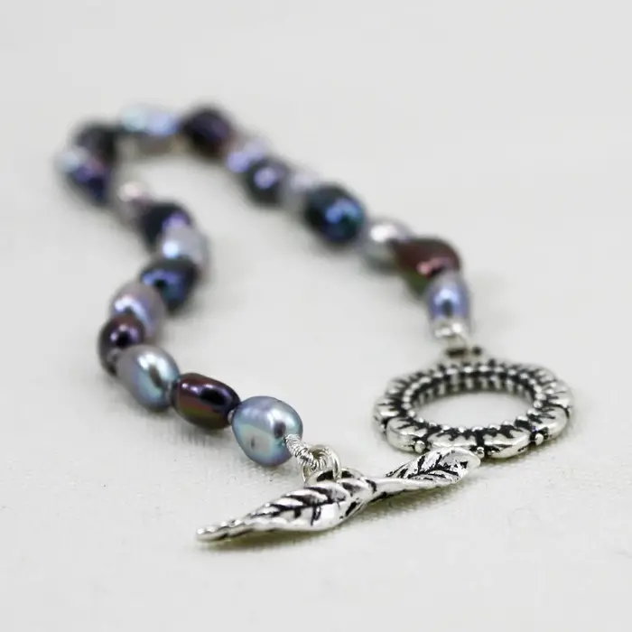 Black and Gray Pearl Bracelet - The Pearled Squirrel