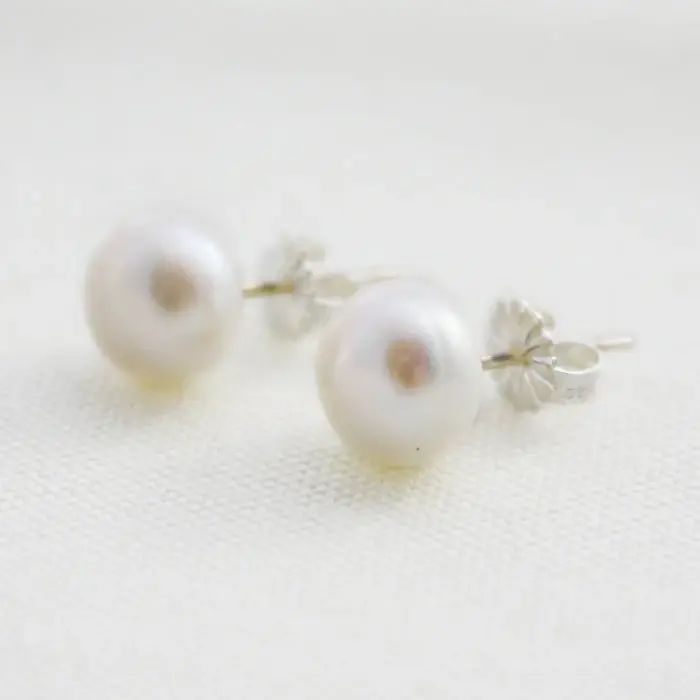 Classic Freshwater Pearl Studs - The Pearled Squirrel