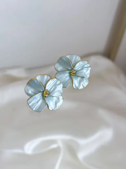 Poppy Statement Studs Celeste - AnnaBanana