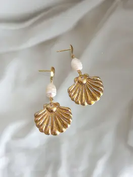 Seashell Drop Earrings Yellow Gold - AnnaBanana