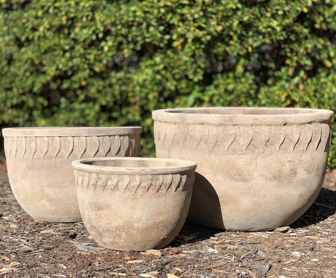 Pot/Bowl Folia w/Leaf Rim Lrg 21x13  Antq or Wash Terracotta