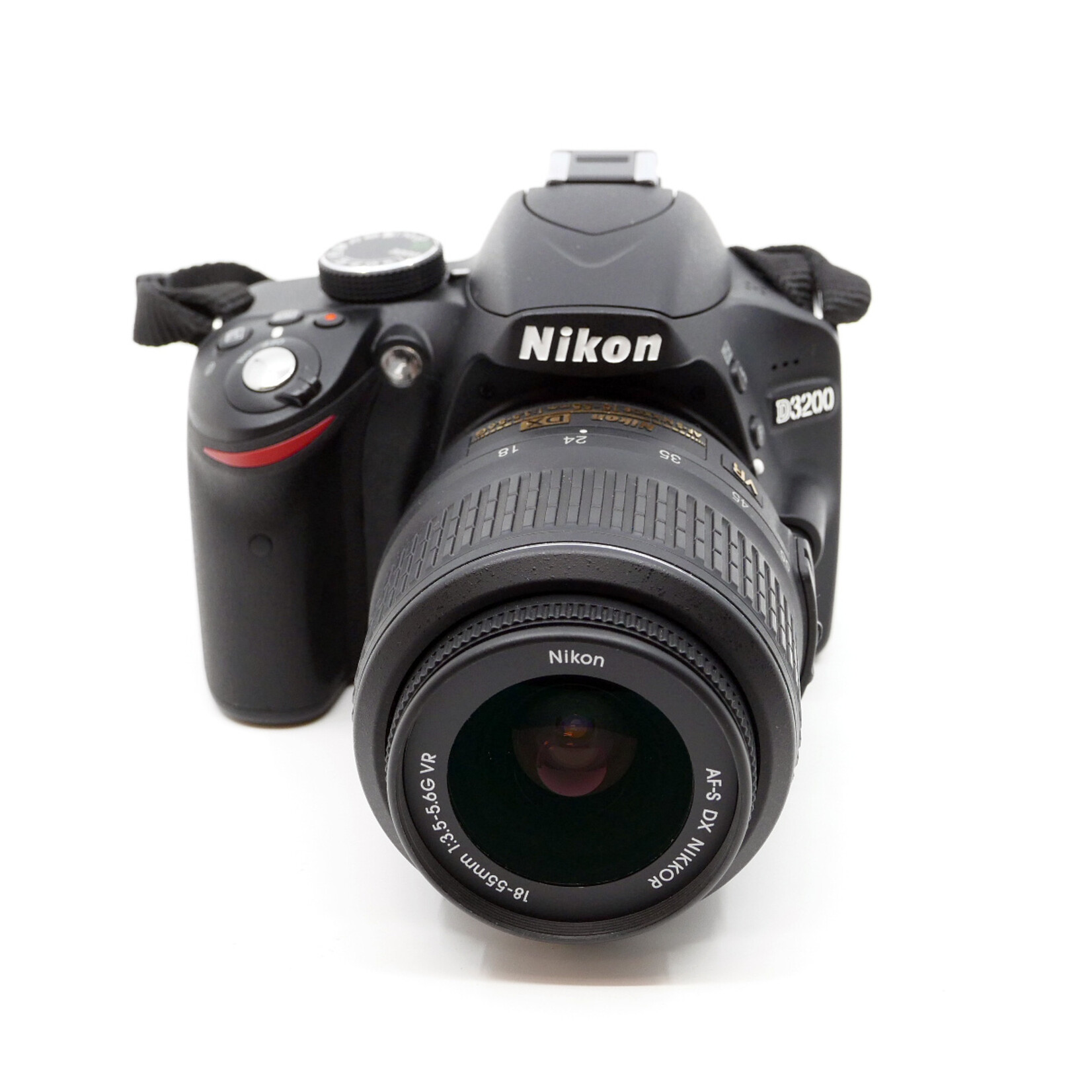 Nikon Nikon D3200 w/DX AF-S 18-55mm f/3.5-5.6 G VR (Used)