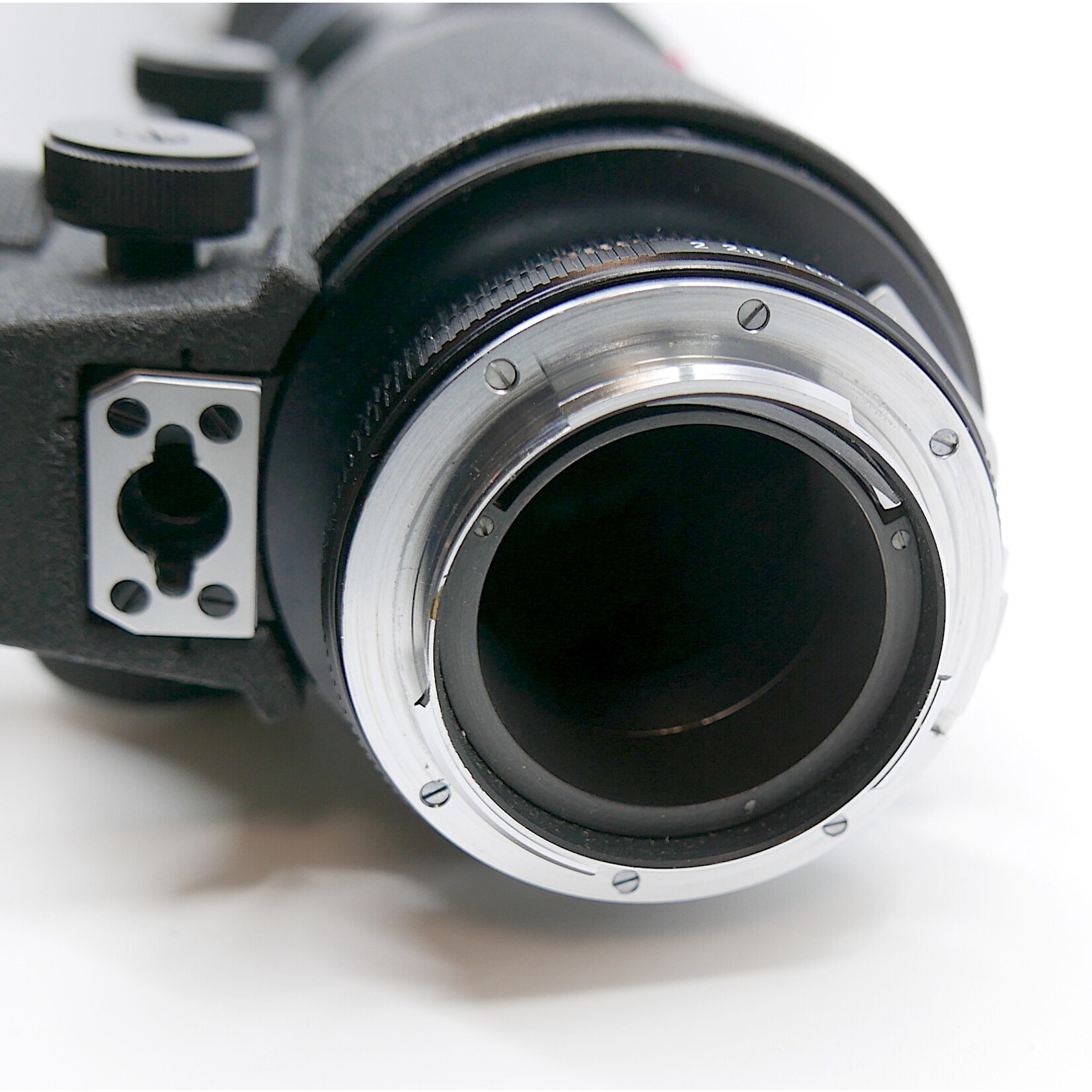 Leica Leica 560mm f6.8 Telyt-R Telephoto Lens (Used)