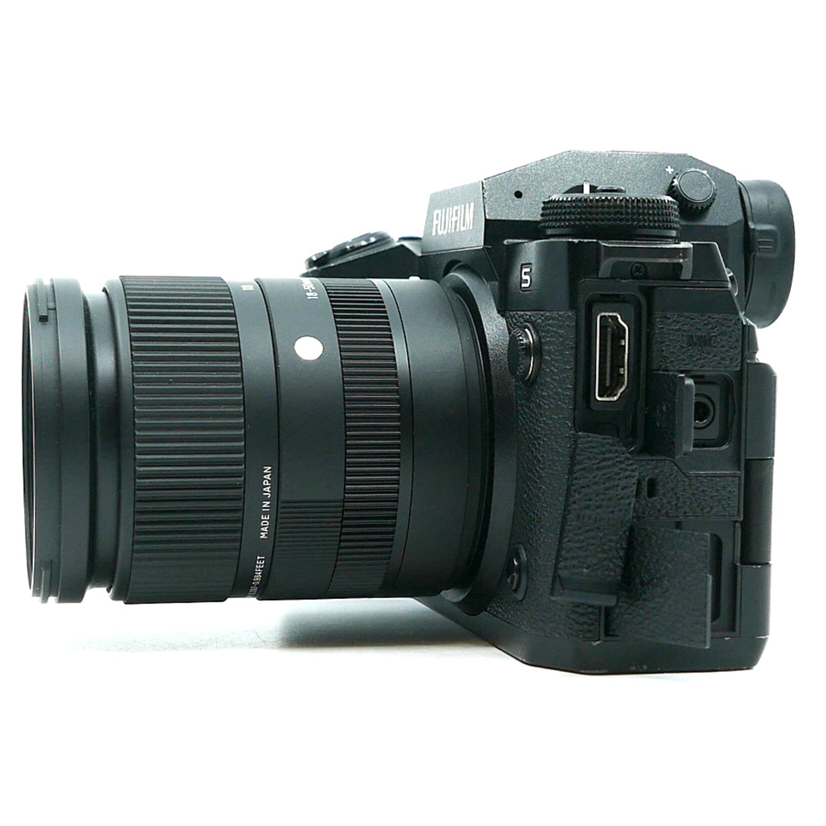 Fujifilm Fujifilm X-H2S Body, Black w/ Sigma 18-50mm f:2.8 DC DN (Used)