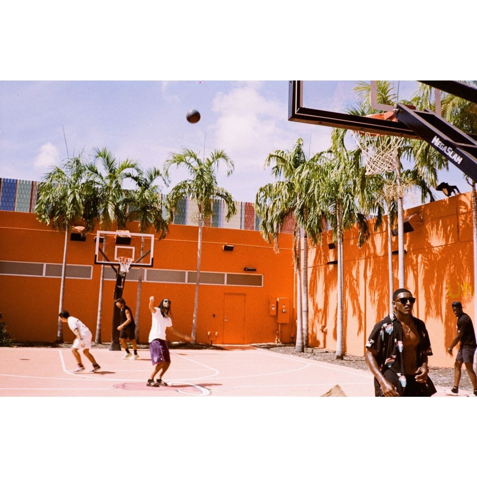 Lomography 2021 LomoChrome Metropolis 35 mm ISO 100–400