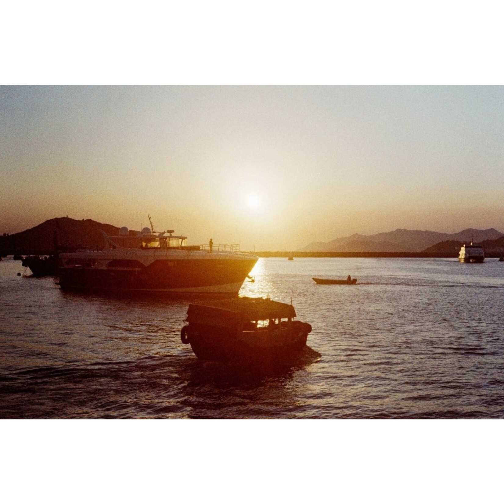 Lomography LomoChrome Color ’92 Sun-kissed 35 mm ISO 400