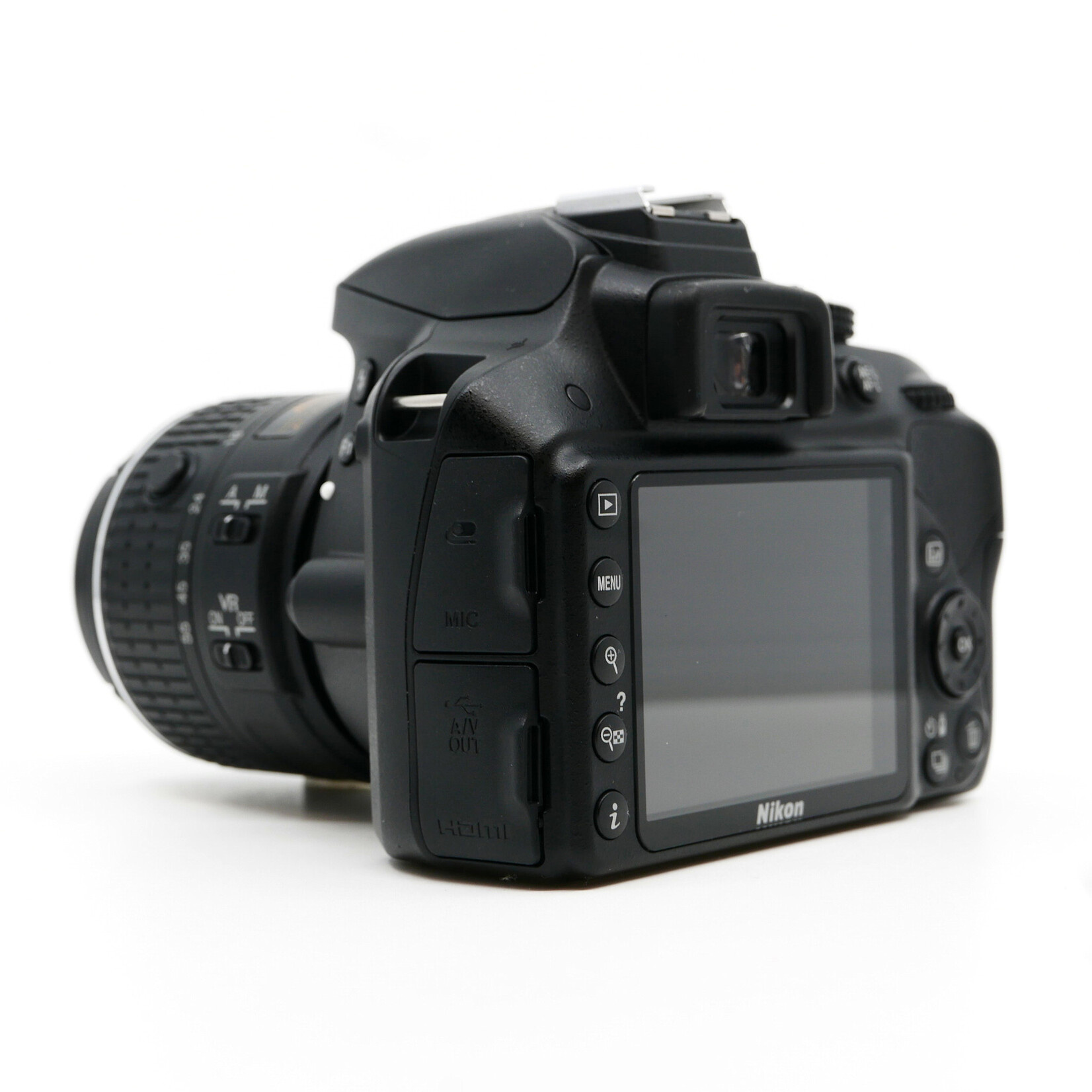 Nikon Nikon D3300 w/ AF-S 18-55mm 1:3.5-5.6 G II (Used)