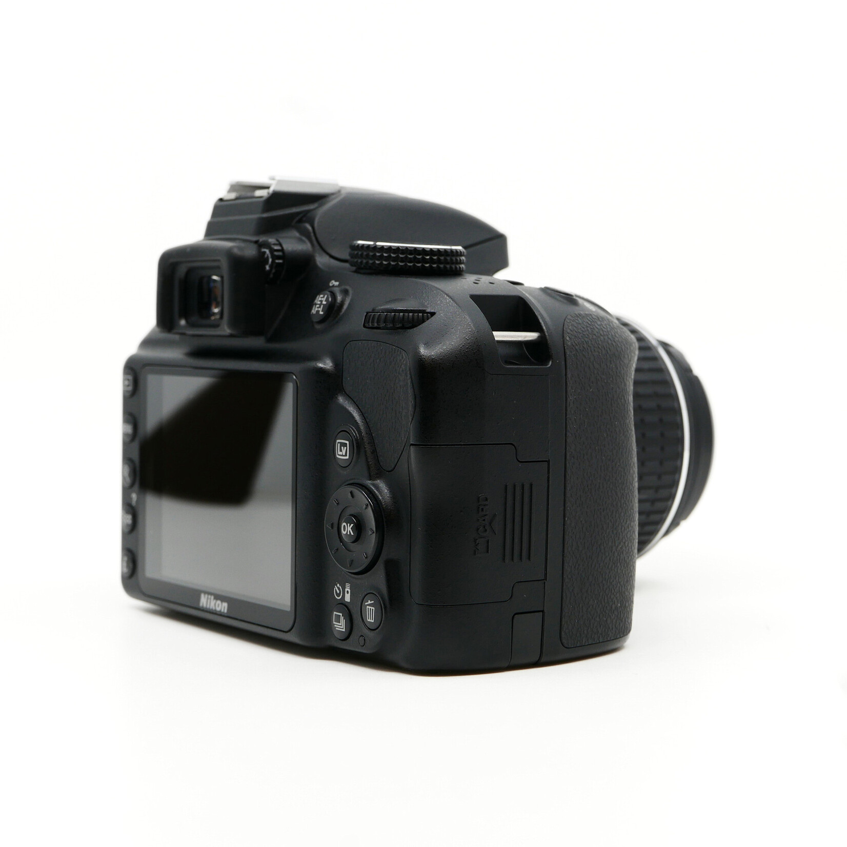 Nikon Nikon D3300 w/ AF-S 18-55mm 1:3.5-5.6 G II (Used)