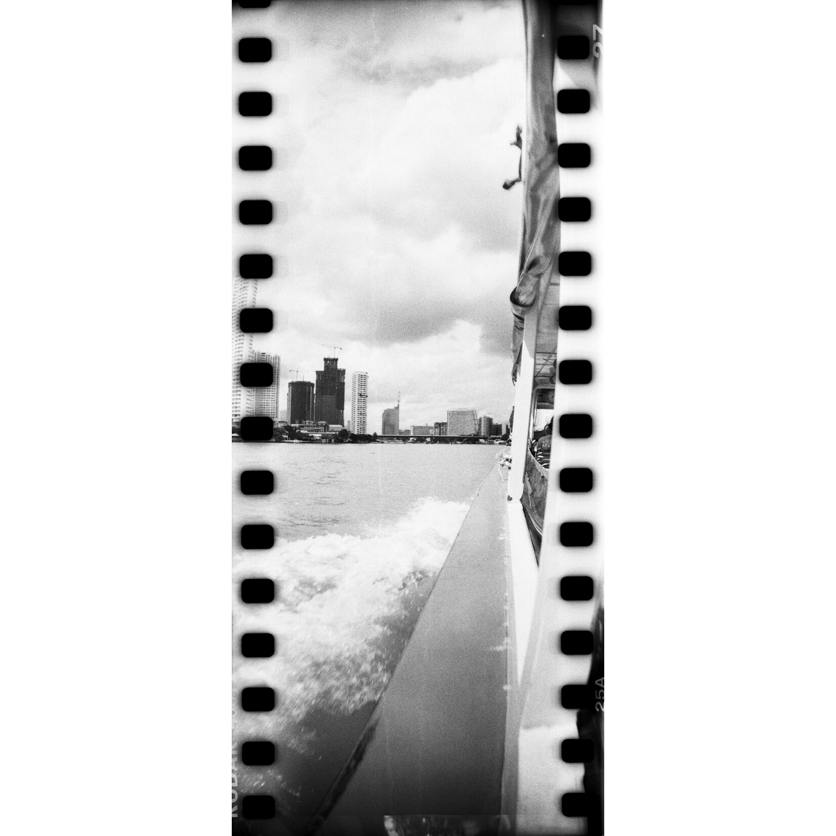 Lomography Sprocket Rocket 35 mm Panoramic Camera Coconut