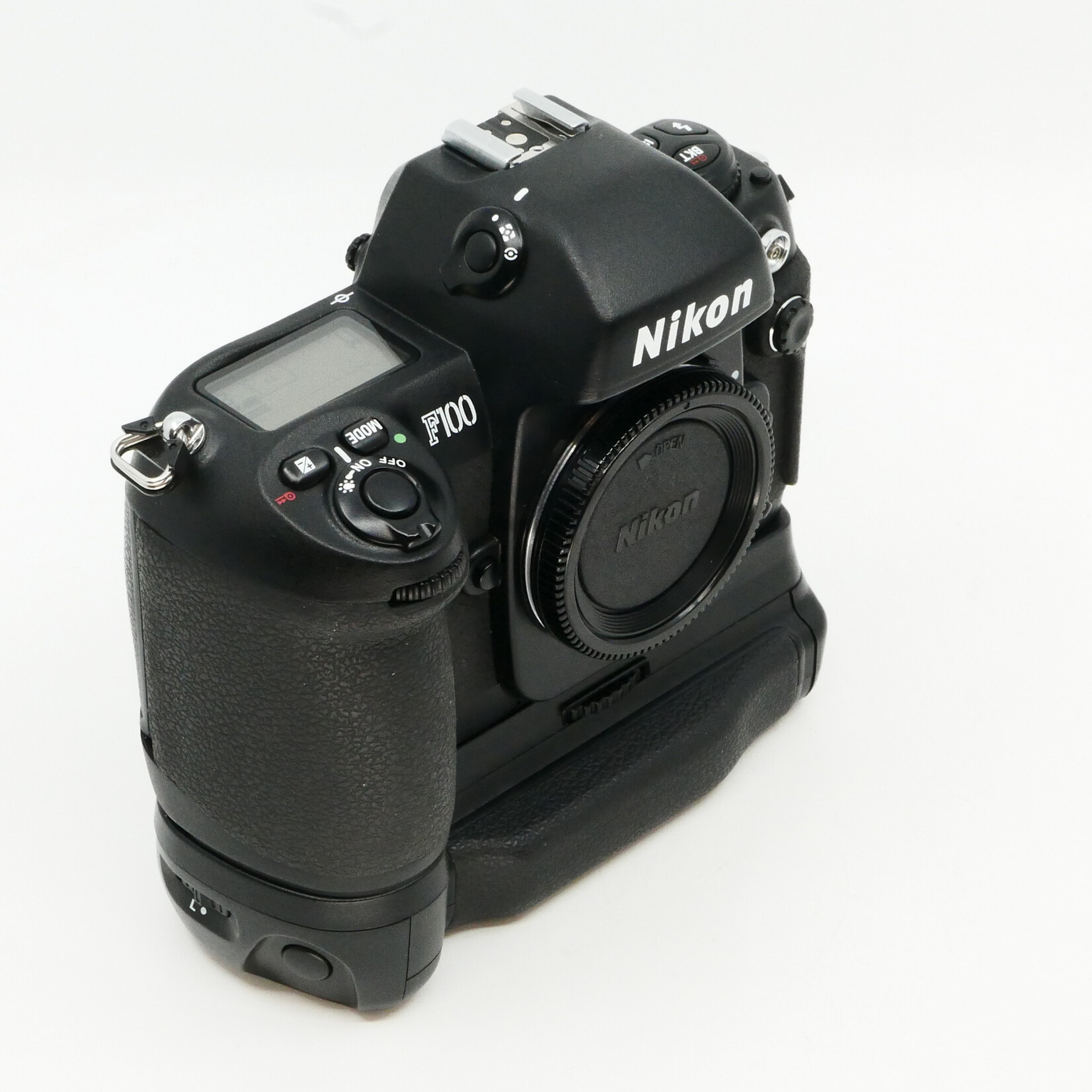 Nikon Nikon F100 w/ MB-15 Battery Pack (Used)