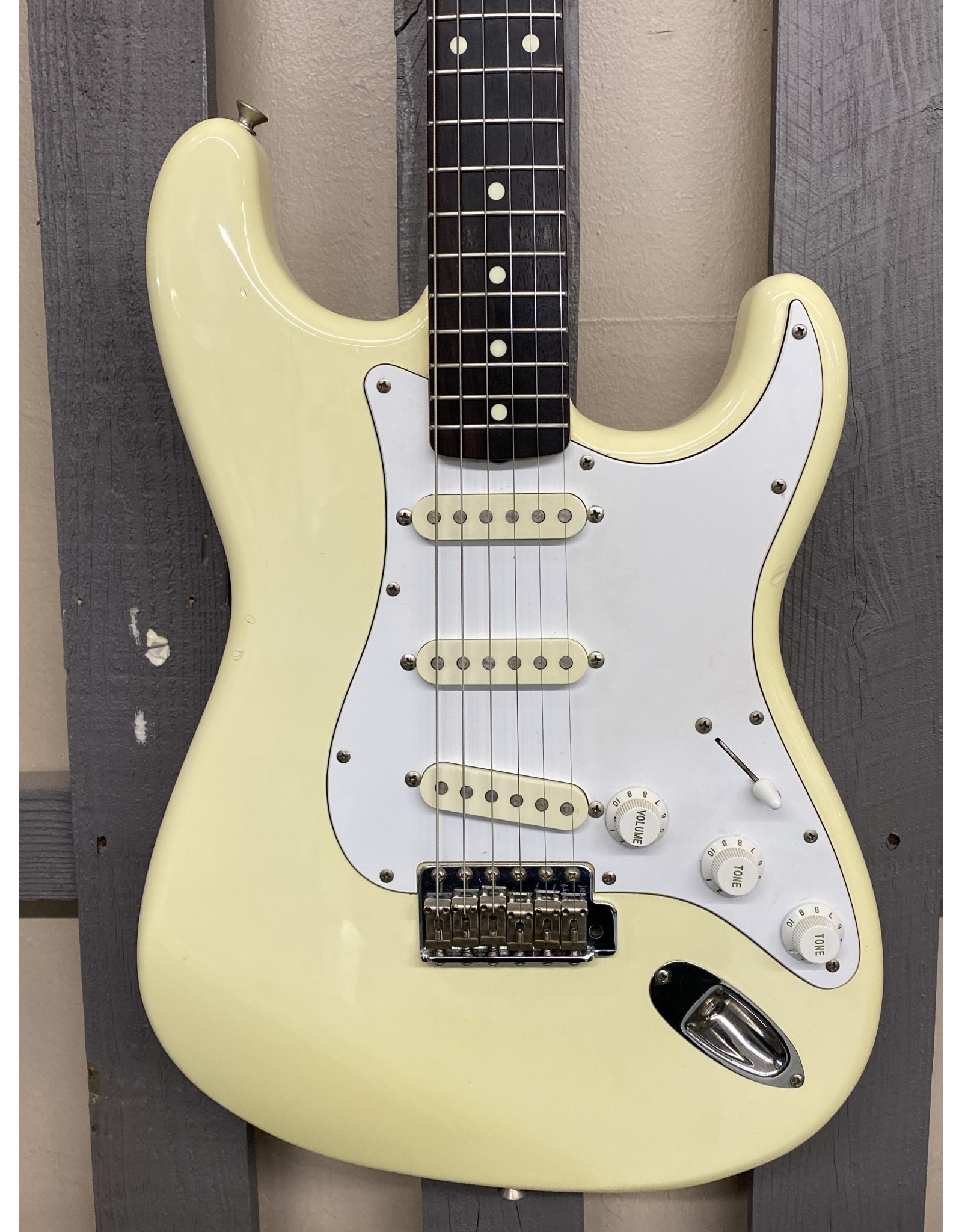 Fender Fender Squier Stratocaster 1987 MIJ Aged White (used)