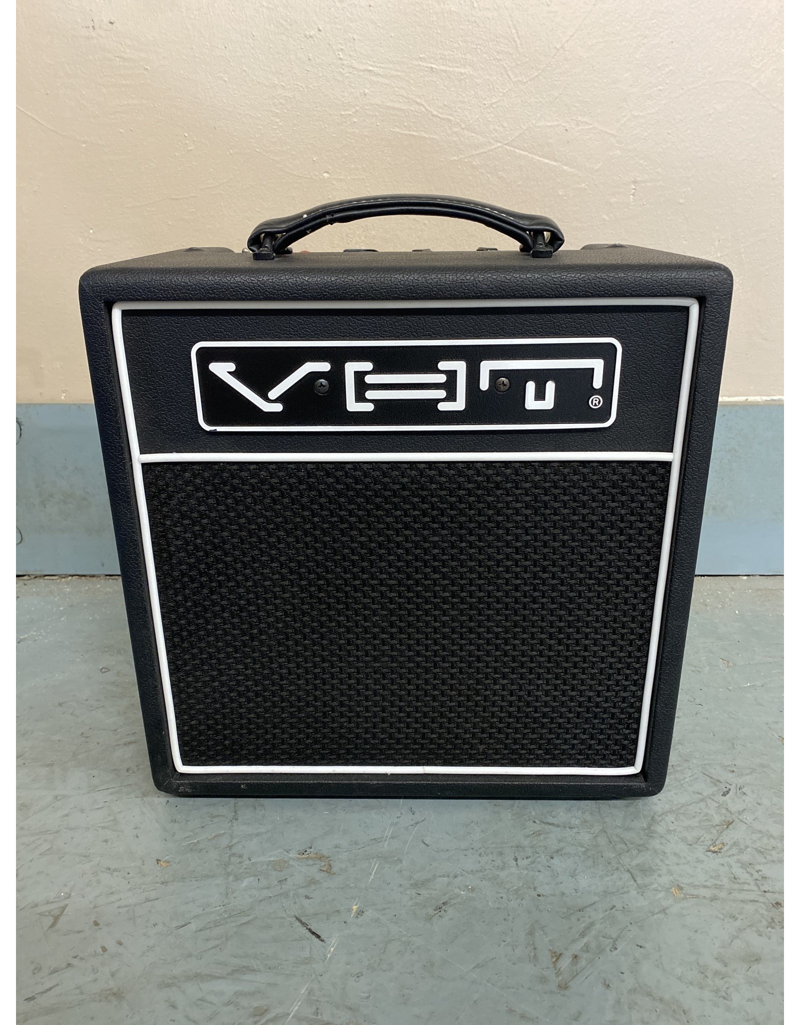 VHT VHT I-16 Hybrid Amplifier Black (used)