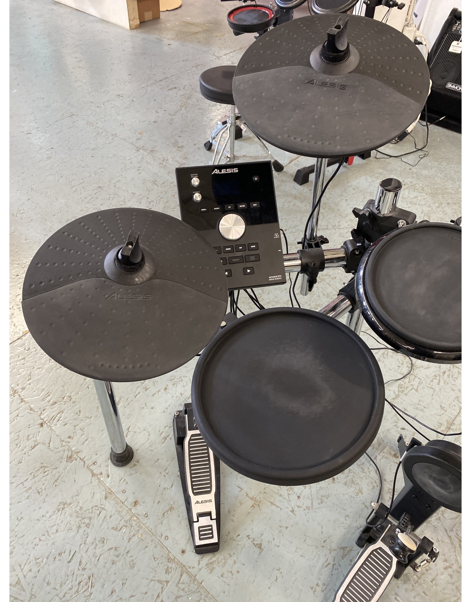 Alesis Alesis Forge Electronic Drum Kit w/throne (used)