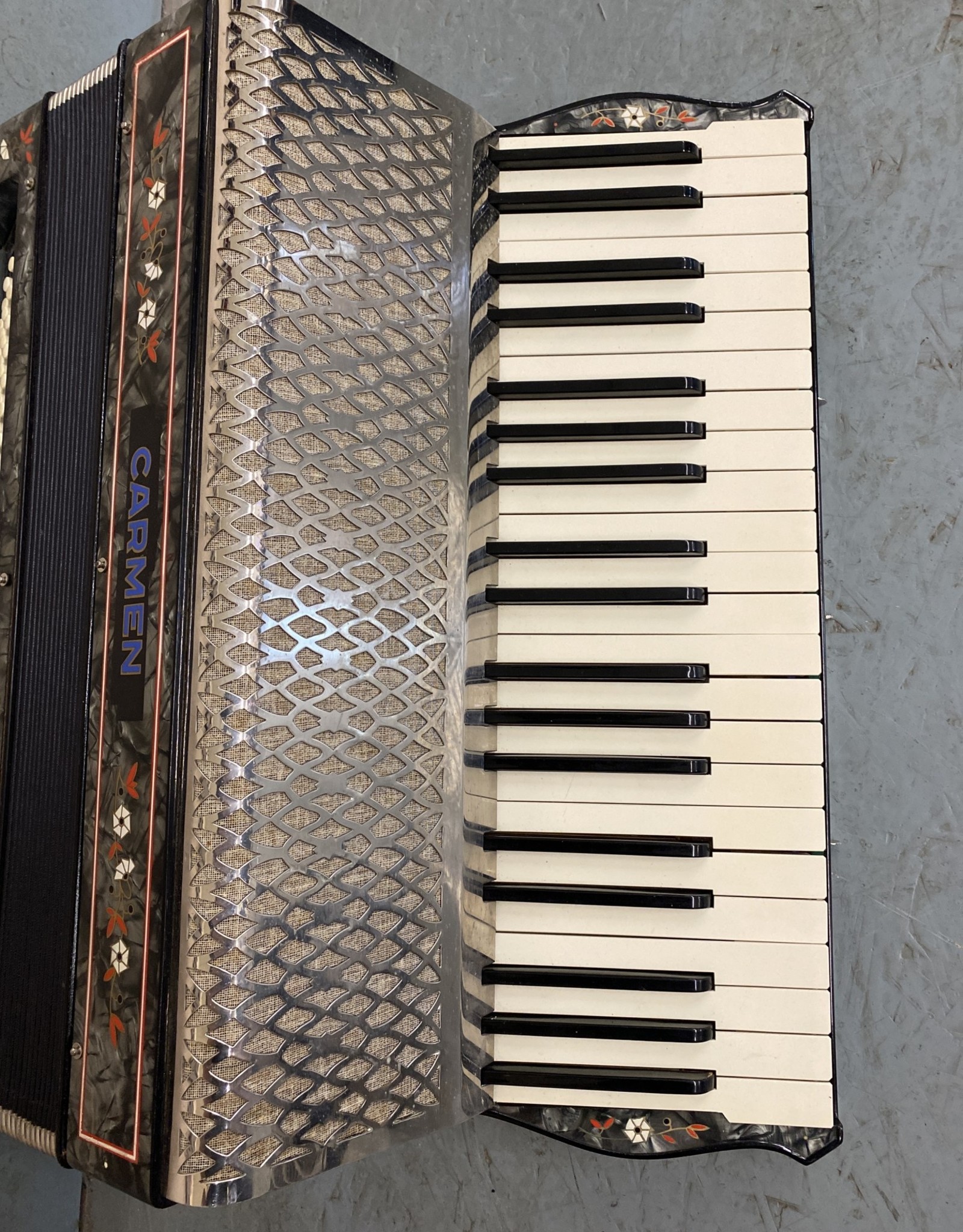 Hohner Carmen Piano Accordion (used) Backwoods Guitar LLC