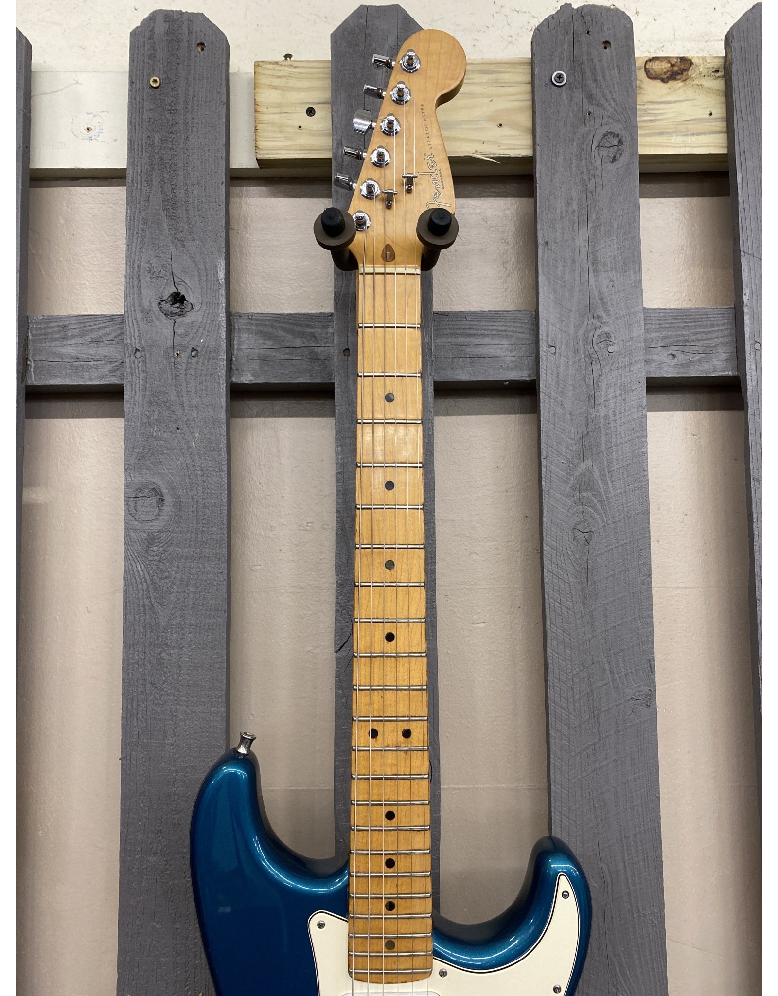 Fender Fender American Stratocaster Aqua Marine Metallic Electric Guitar 1999 USA (used)
