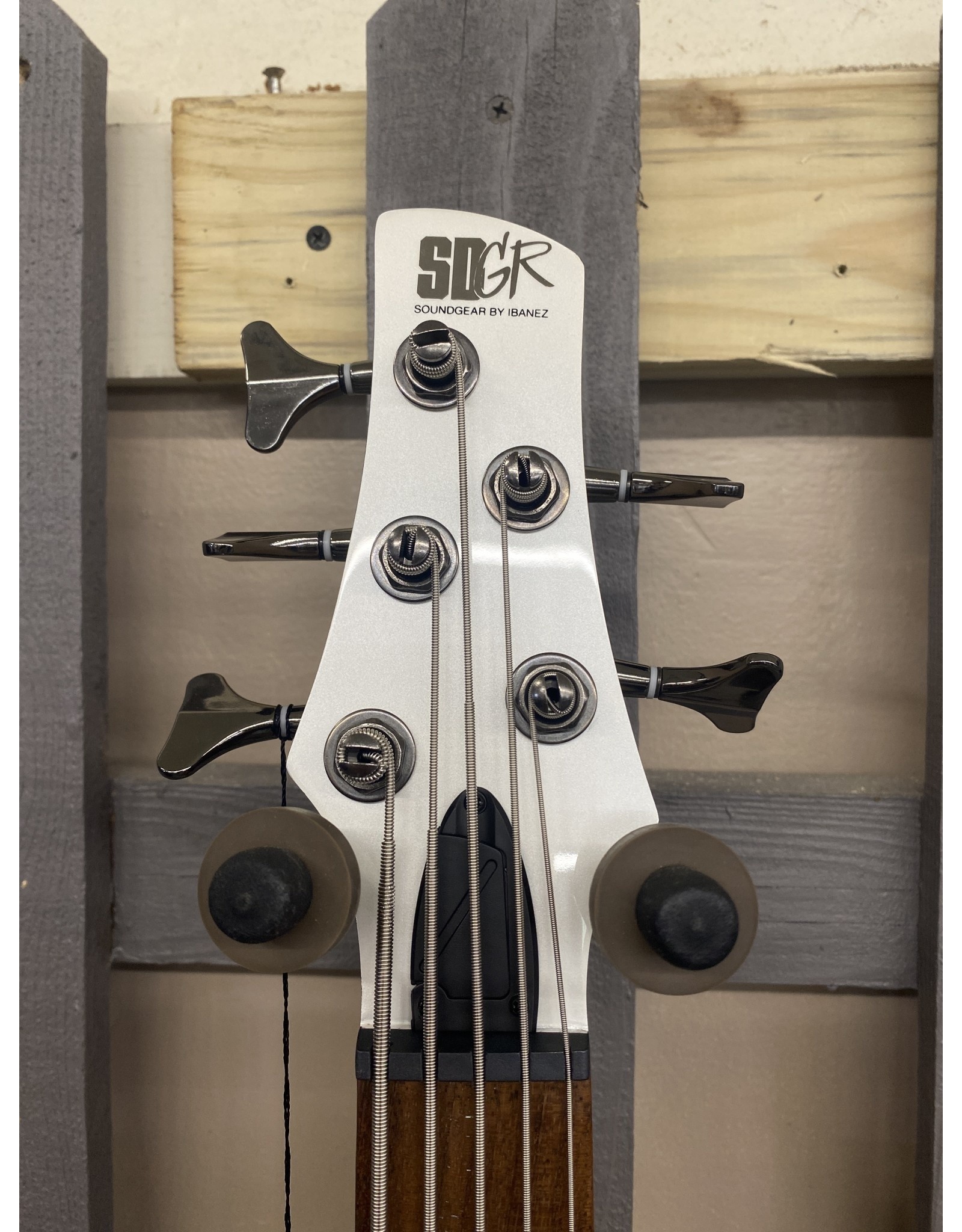 Ibanez Ibanez SR305E SR Standard 5-String Bass Pearl White