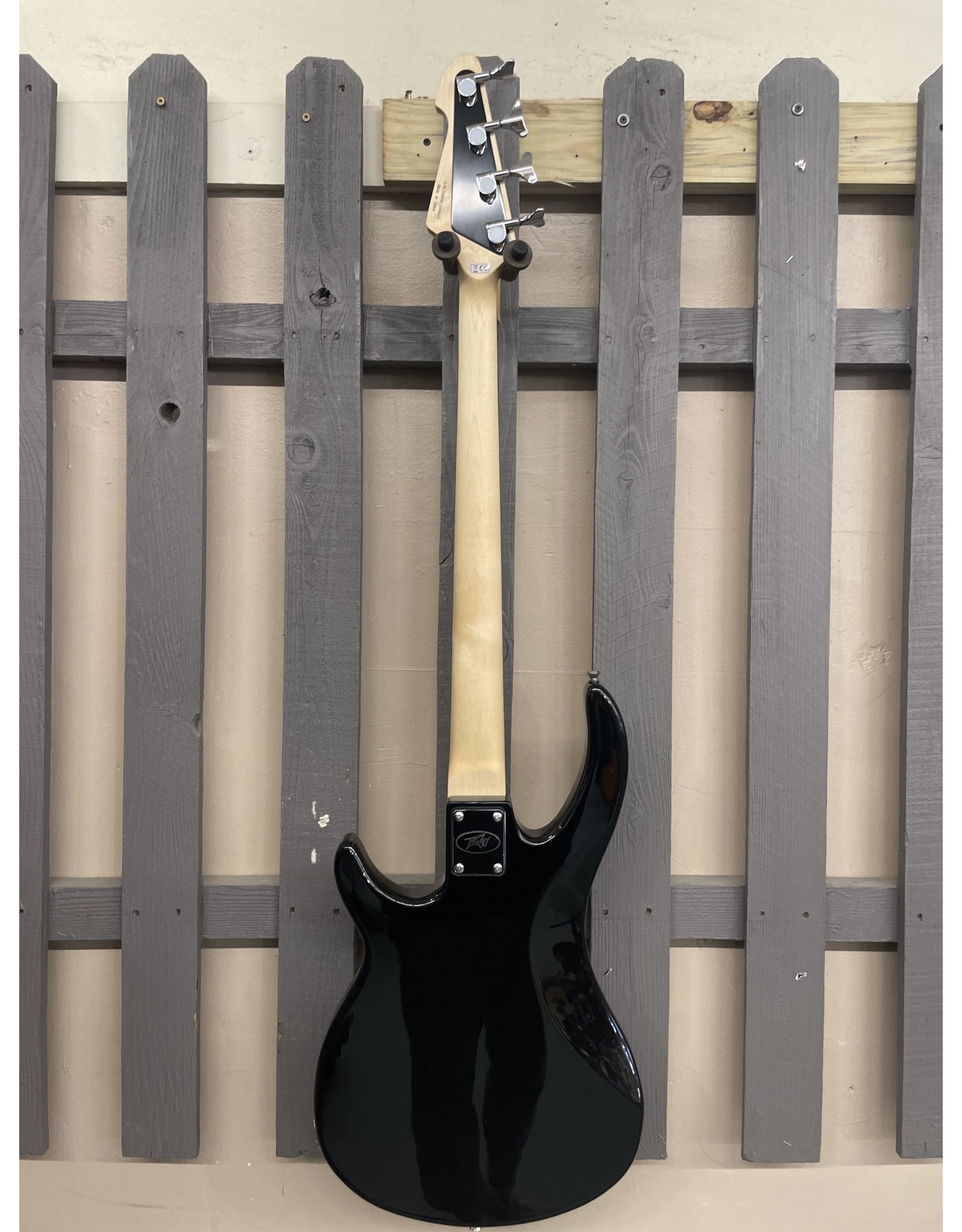 Peavey Peavey Milestone® 4 Black 4 String Bass Guitar