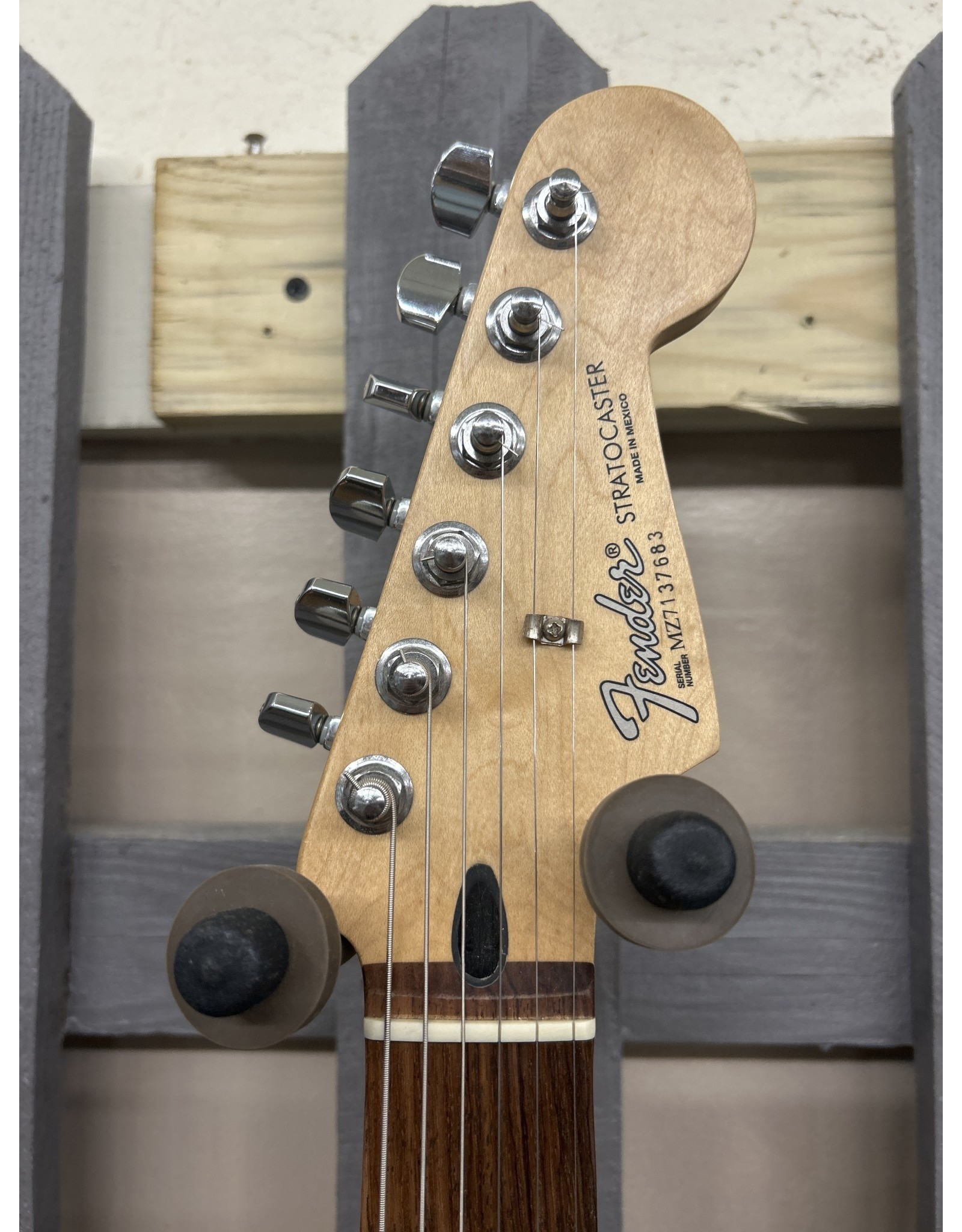 Fender Fender Stratocaster MIM 2007 Midnight Blue (Used)