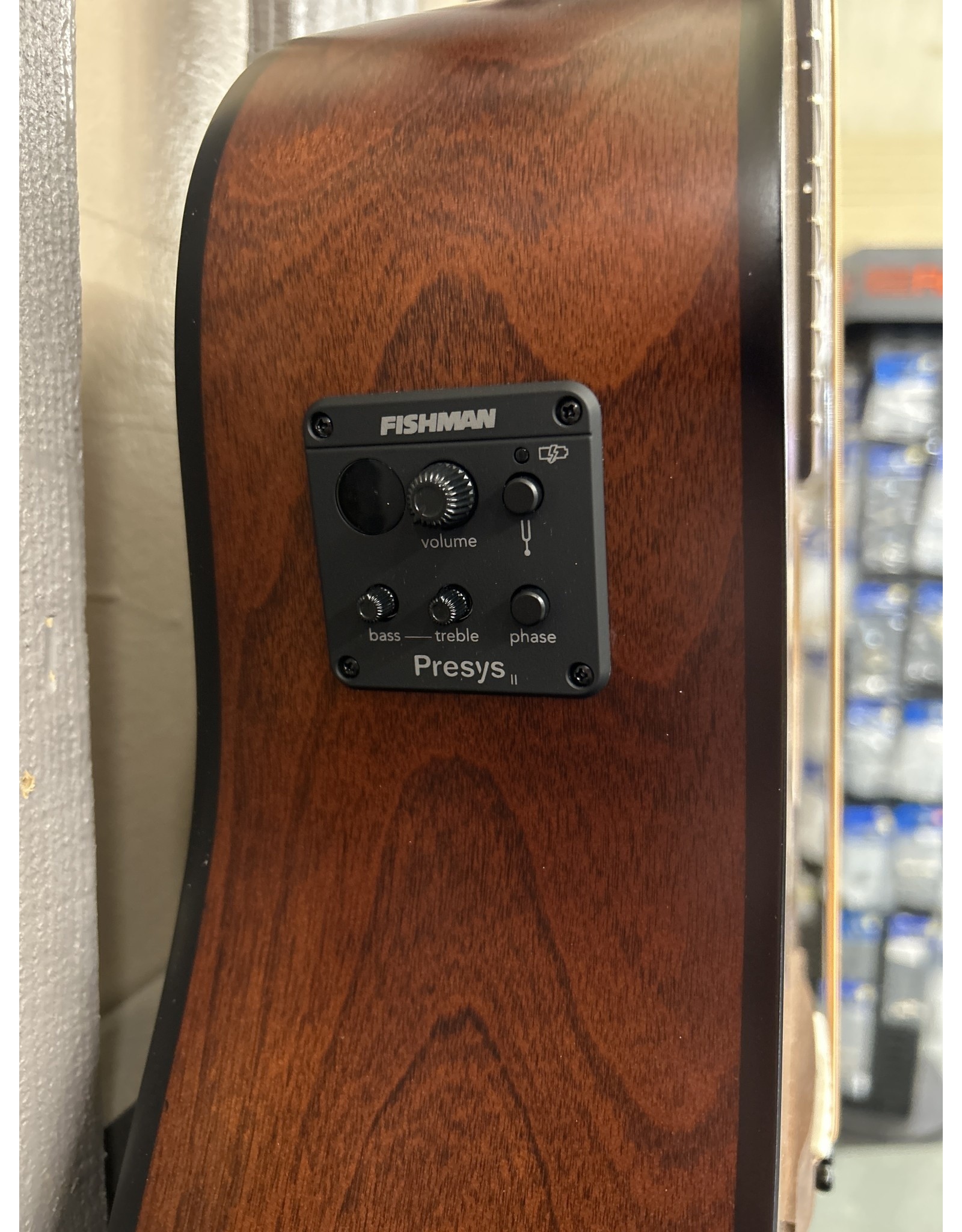 Seagull S6 Original SLIM Presys II Backwoods Guitar