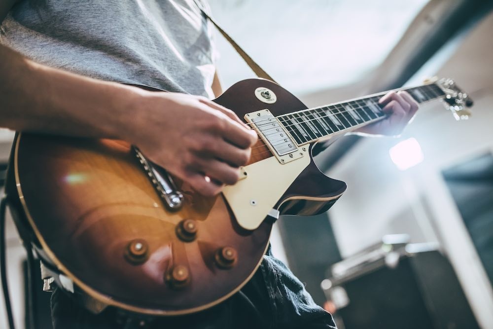 Things to know before getting an electric guitar