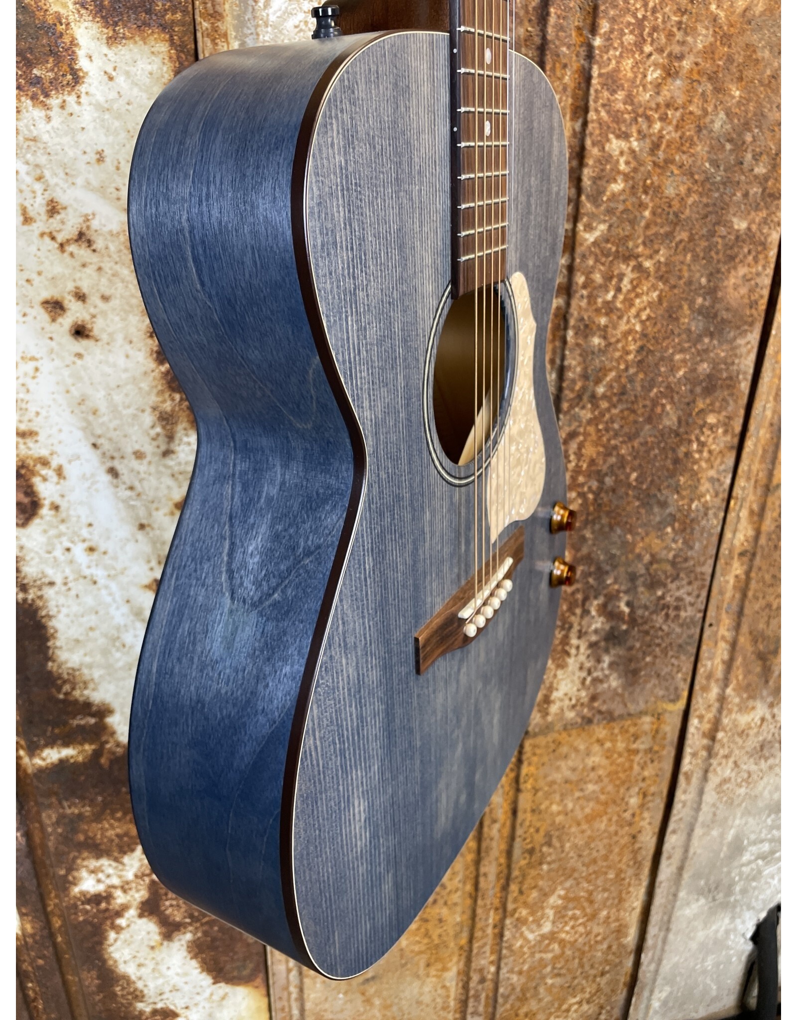 Art & Lutherie Art & Lutherie Legacy Denim Blue Q-Discrete (Used)