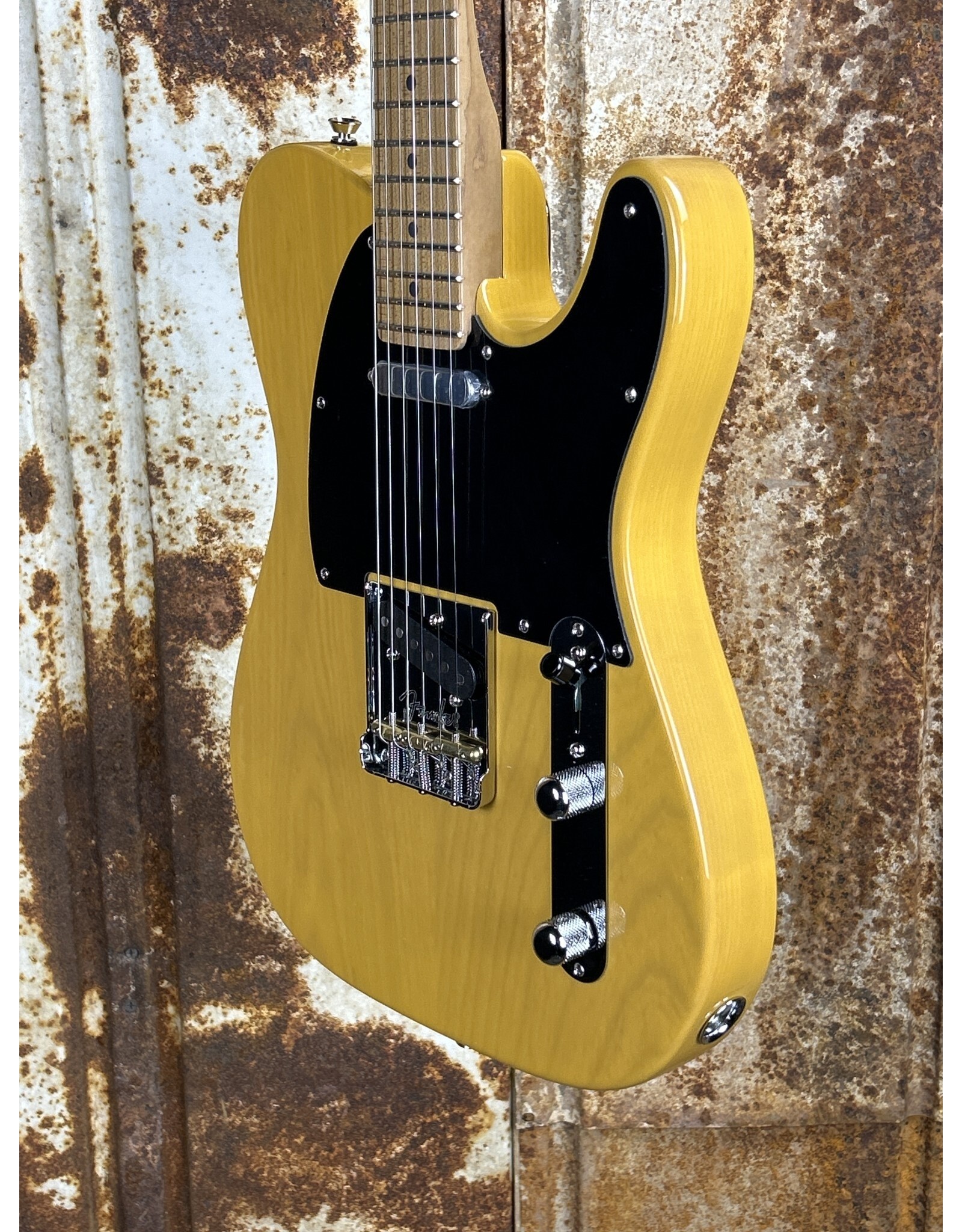 Fender Fender American Professional II Telecaster®, Roasted Maple Fingerboard, Butterscotch Blonde