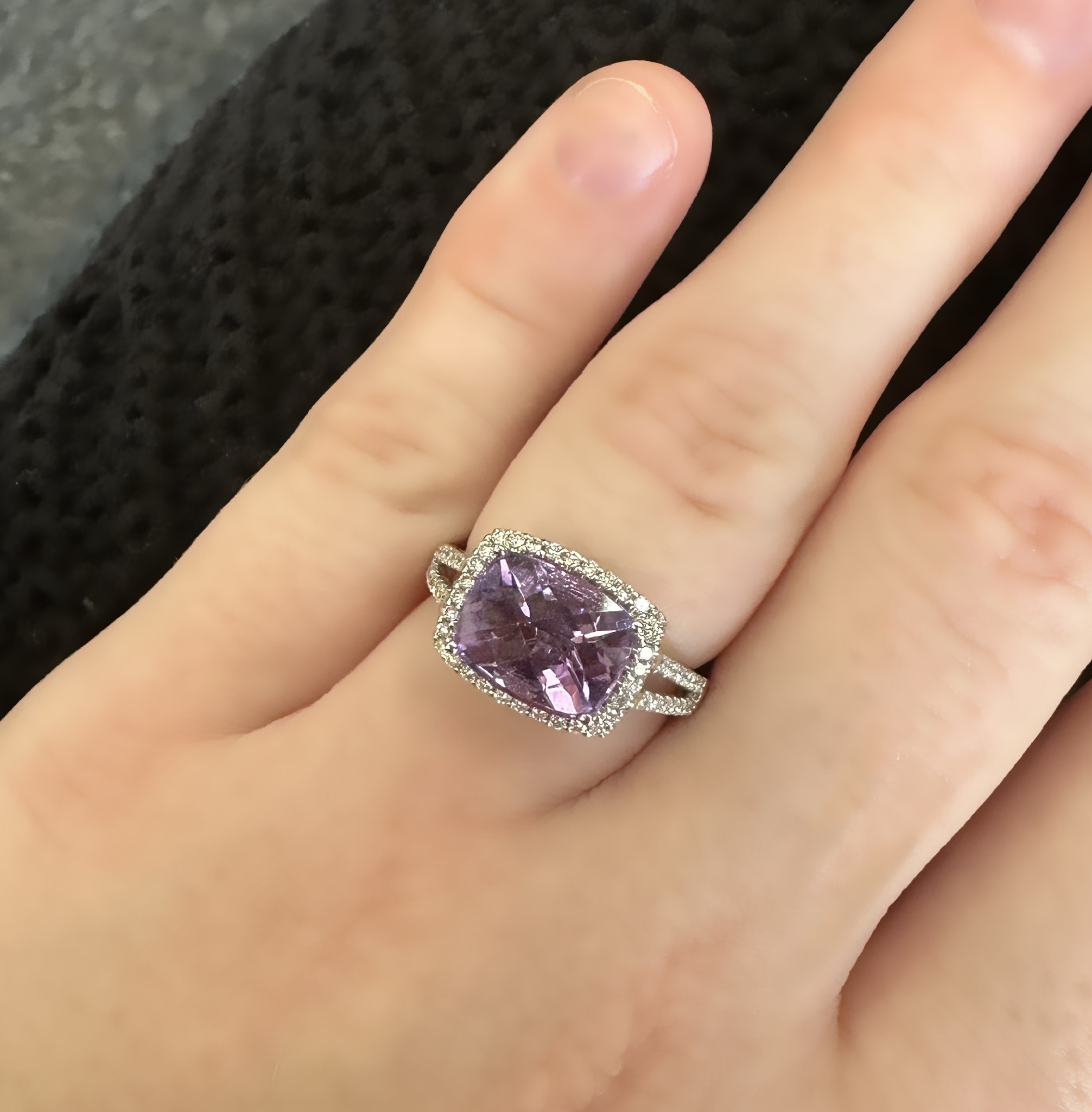 18k White Gold Amethyst & Diamond Ring
