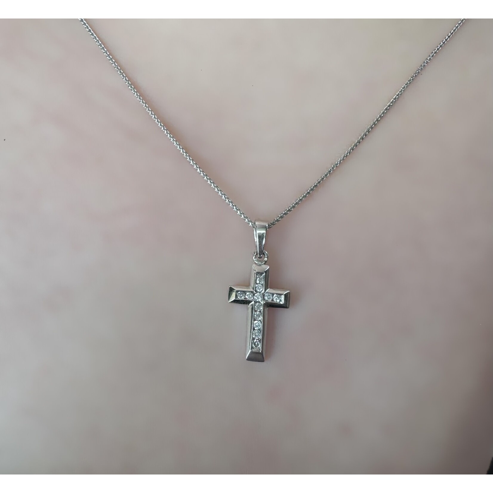 10k White Gold Diamond Cross