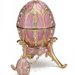 Pink Egg Box & Necklace