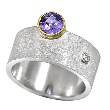 minimal 0.87ct purple sapphire minimal