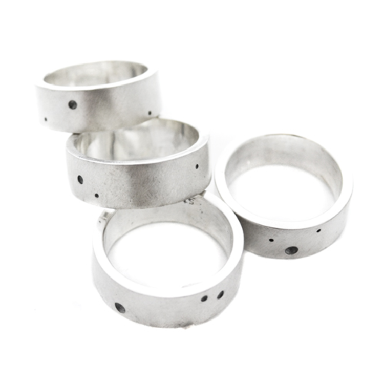 iota iota wide rings