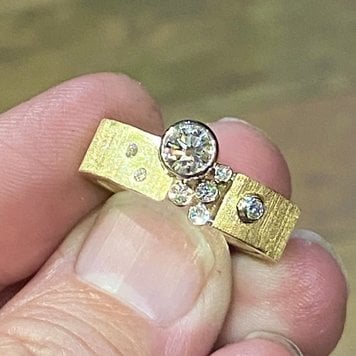 gap 0.51ct round diamond 18k gap