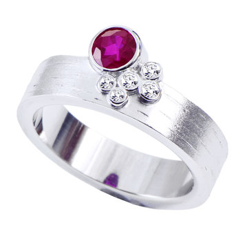 gap 0.65ct burnese ruby gap
