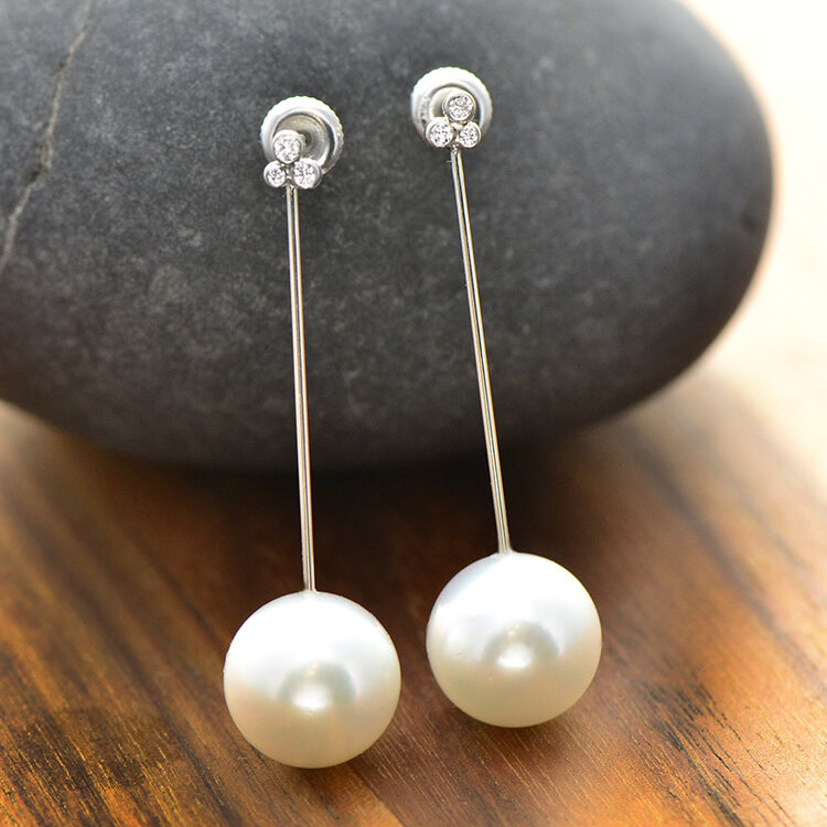 minimal 14kw 13.25mm tahitian south sea white pearl and diamond drops